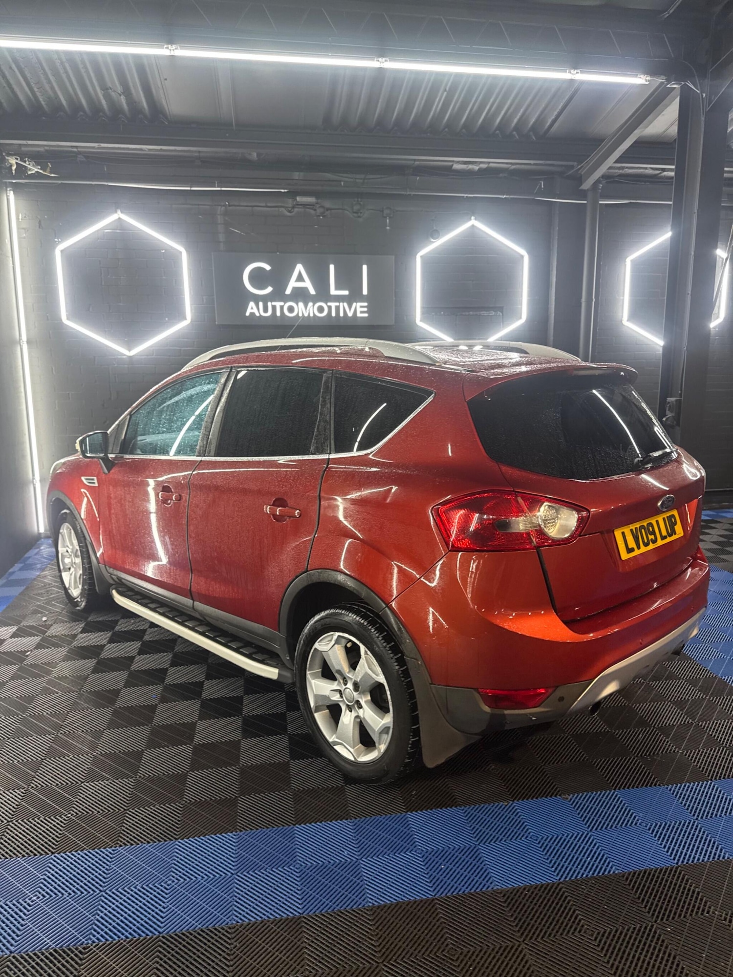 Used Ford Kuga 2009 for sale - 77908997: Photo 4