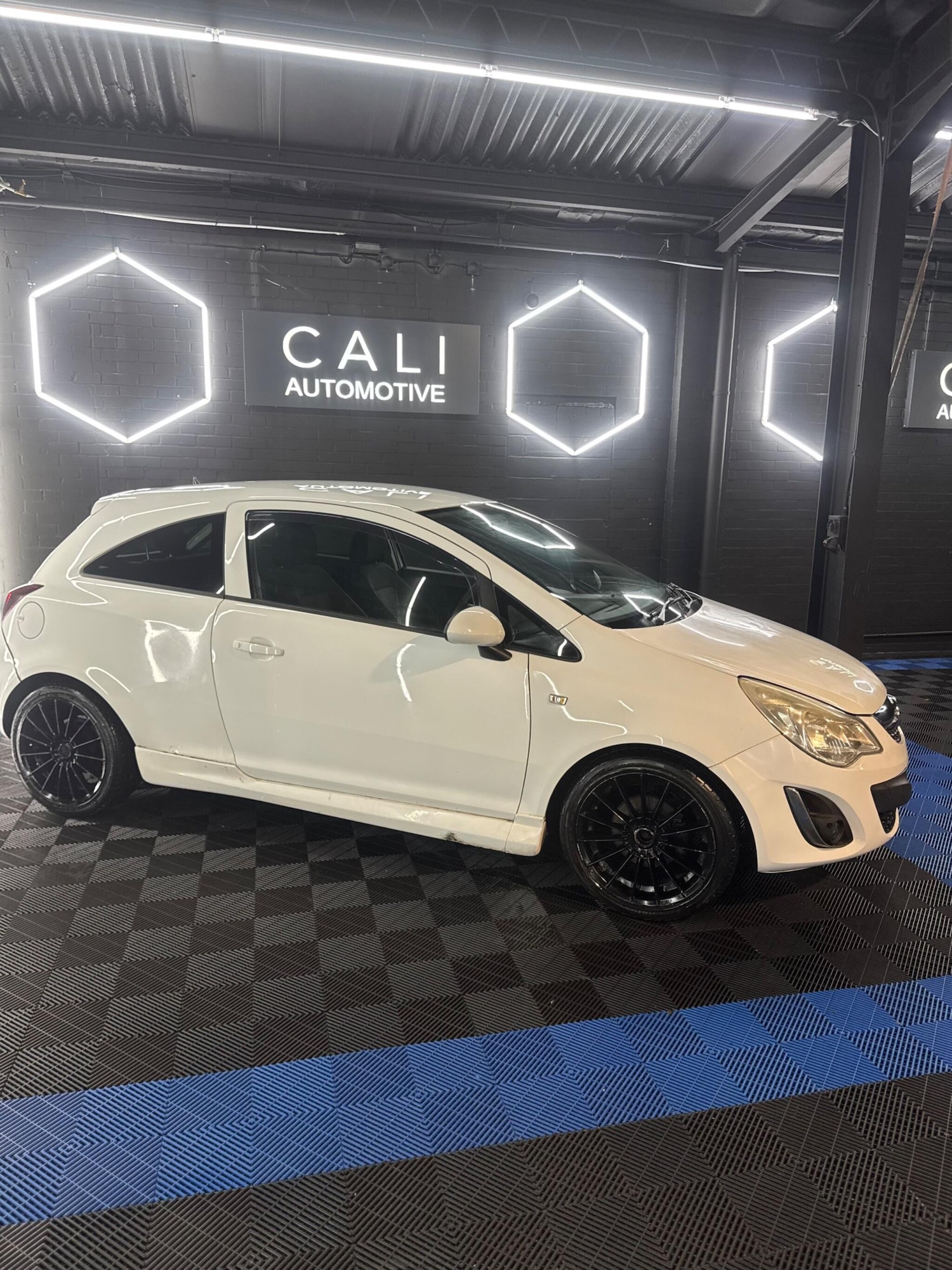 Used Vauxhall Corsa 2011 for sale - 77191707: Photo 15