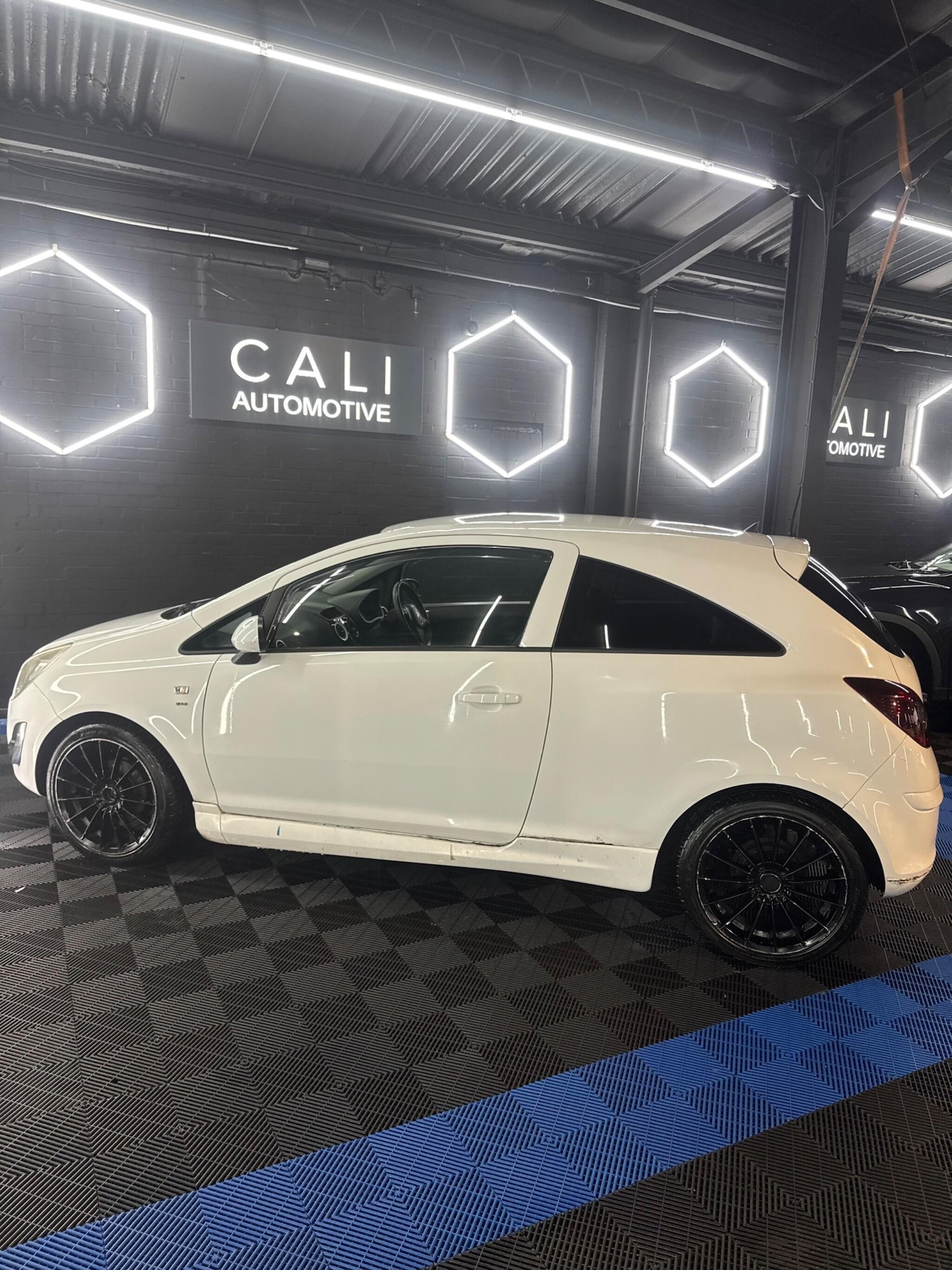 Used Vauxhall Corsa 2011 for sale - 77191707: Photo 26