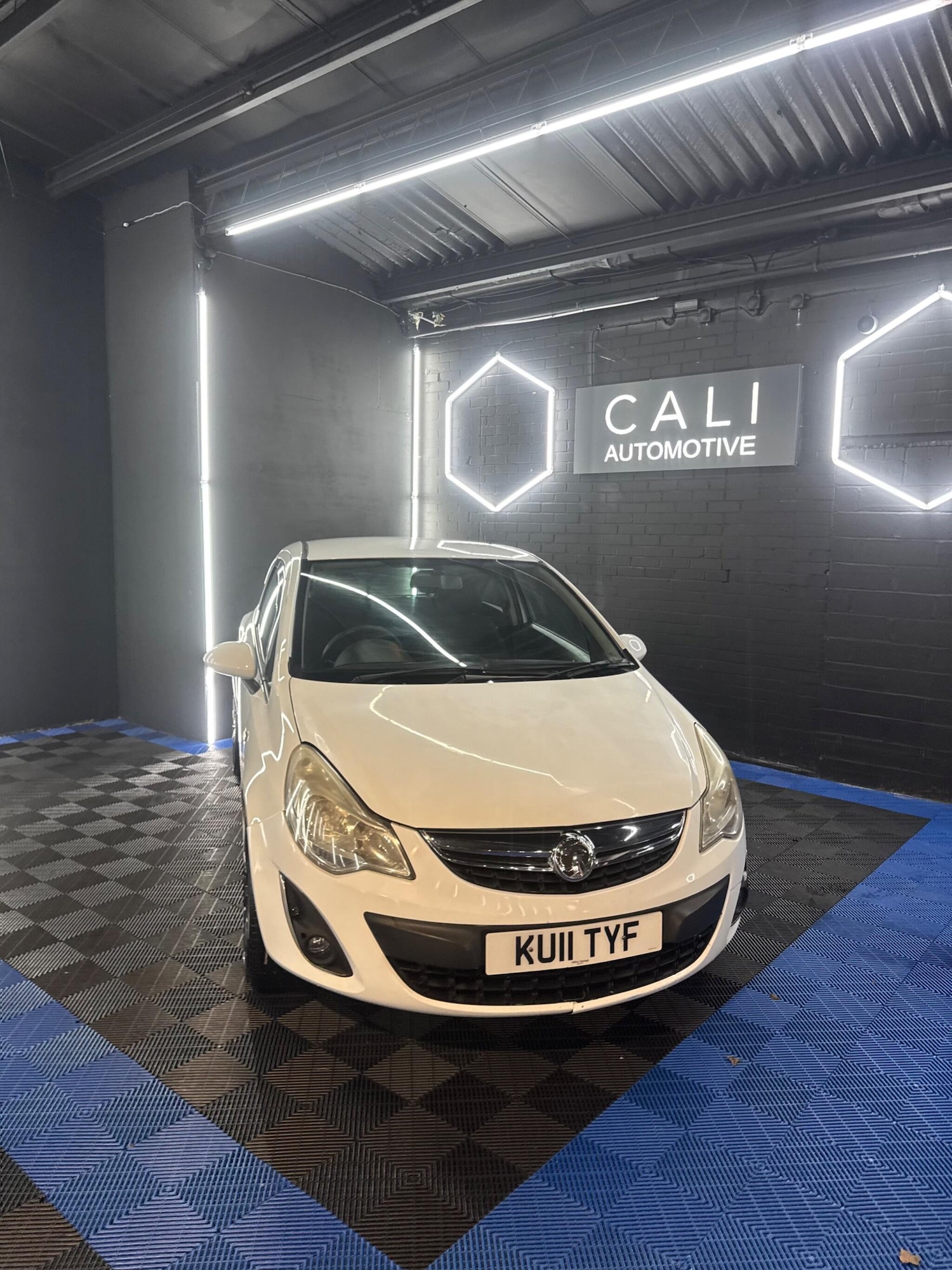 Used Vauxhall Corsa 2011 for sale - 77191707: Photo 8