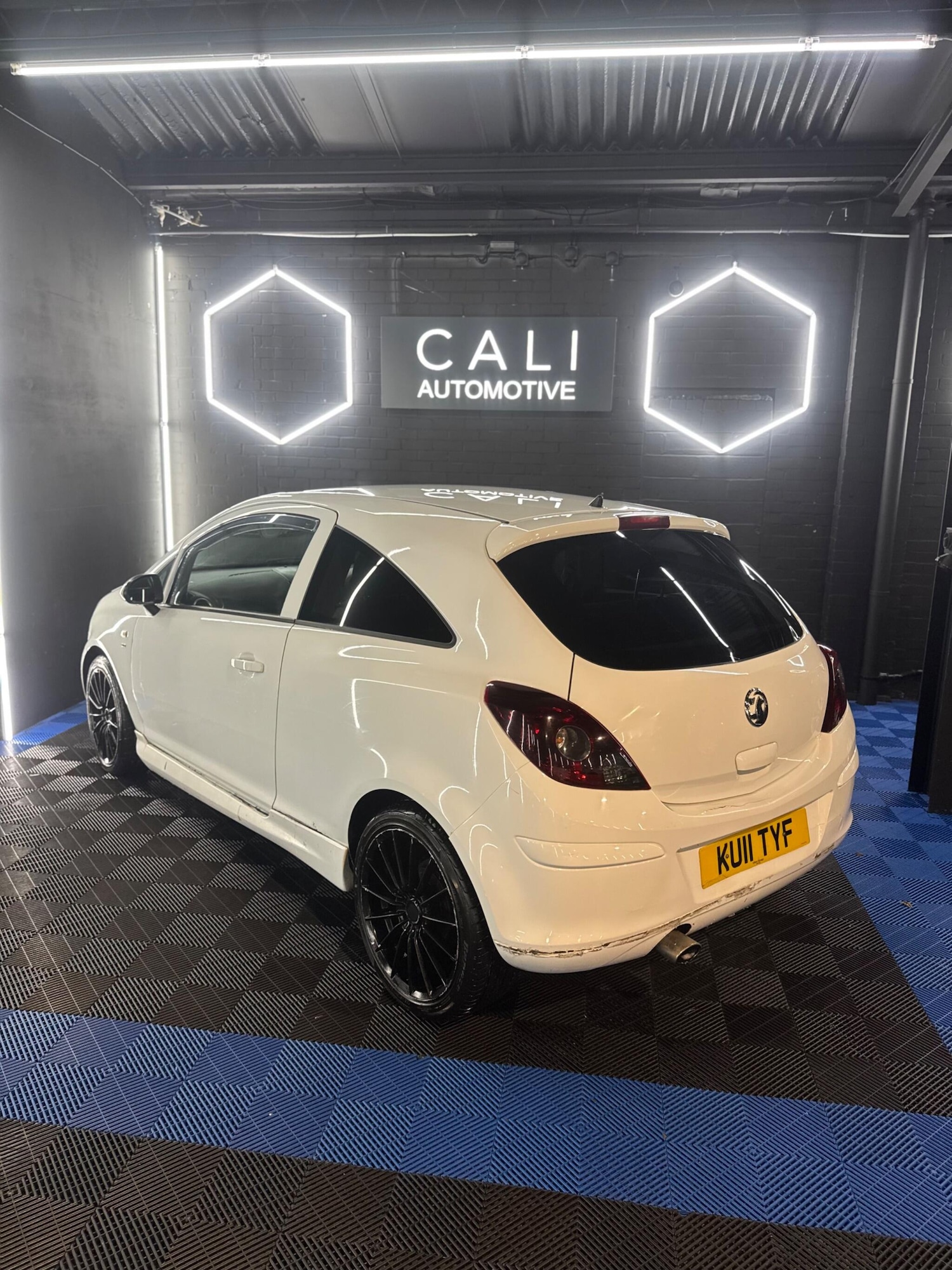 Used Vauxhall Corsa 2011 for sale - 77191707: Photo 9