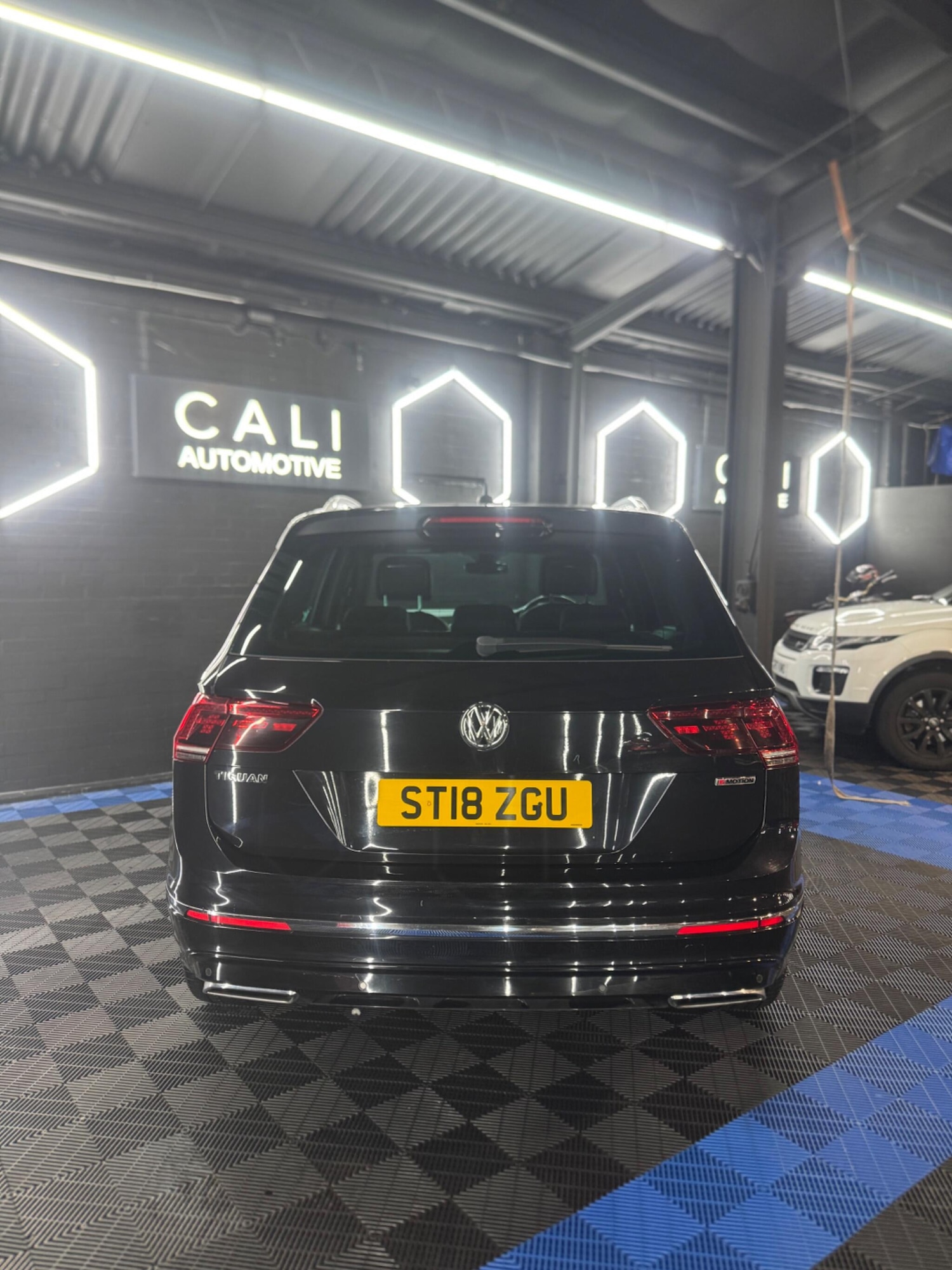 Used Volkswagen Tiguan 2018 for sale - 76866251: Photo 16