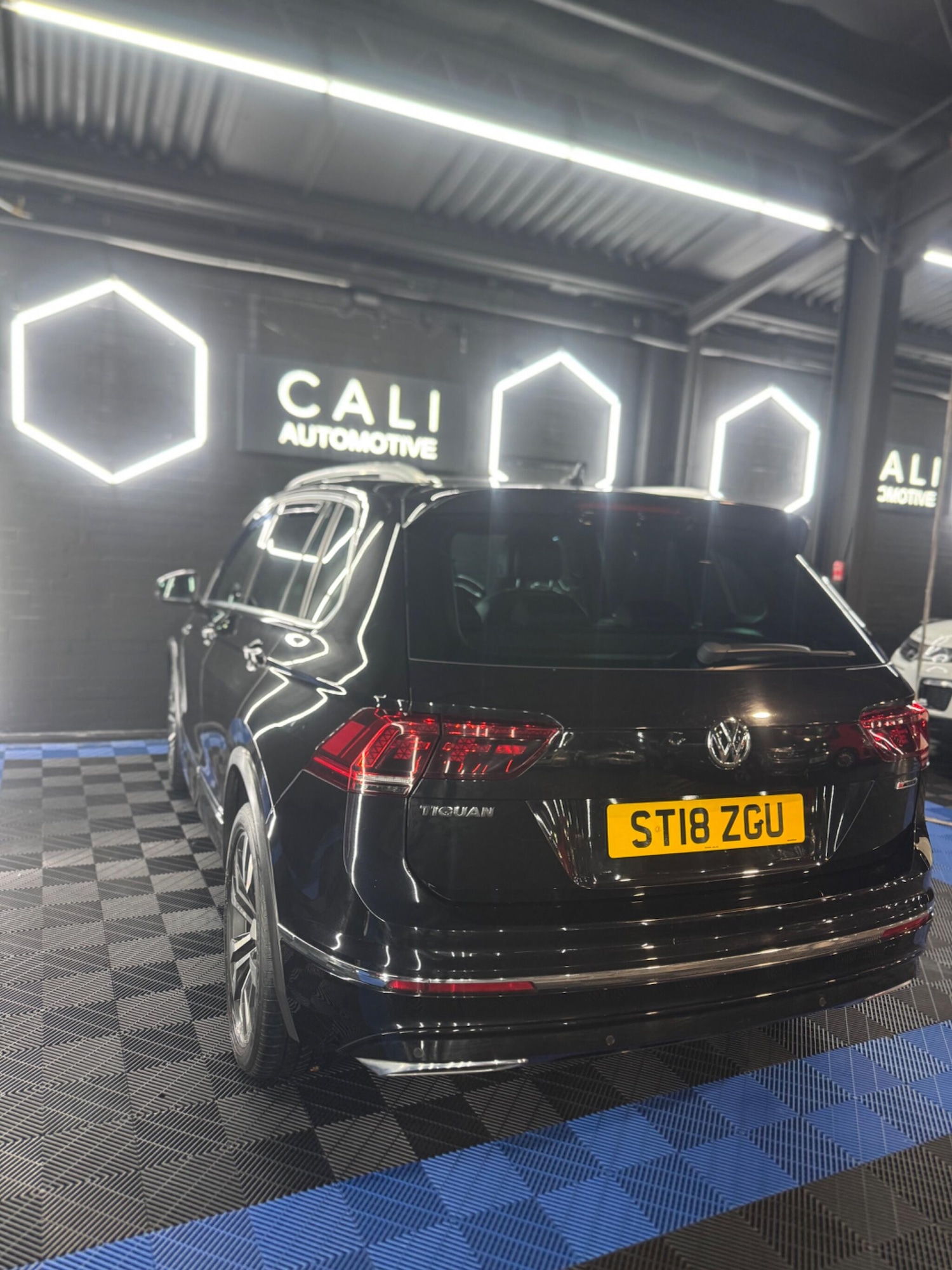 Used Volkswagen Tiguan 2018 for sale - 76866251: Photo 18