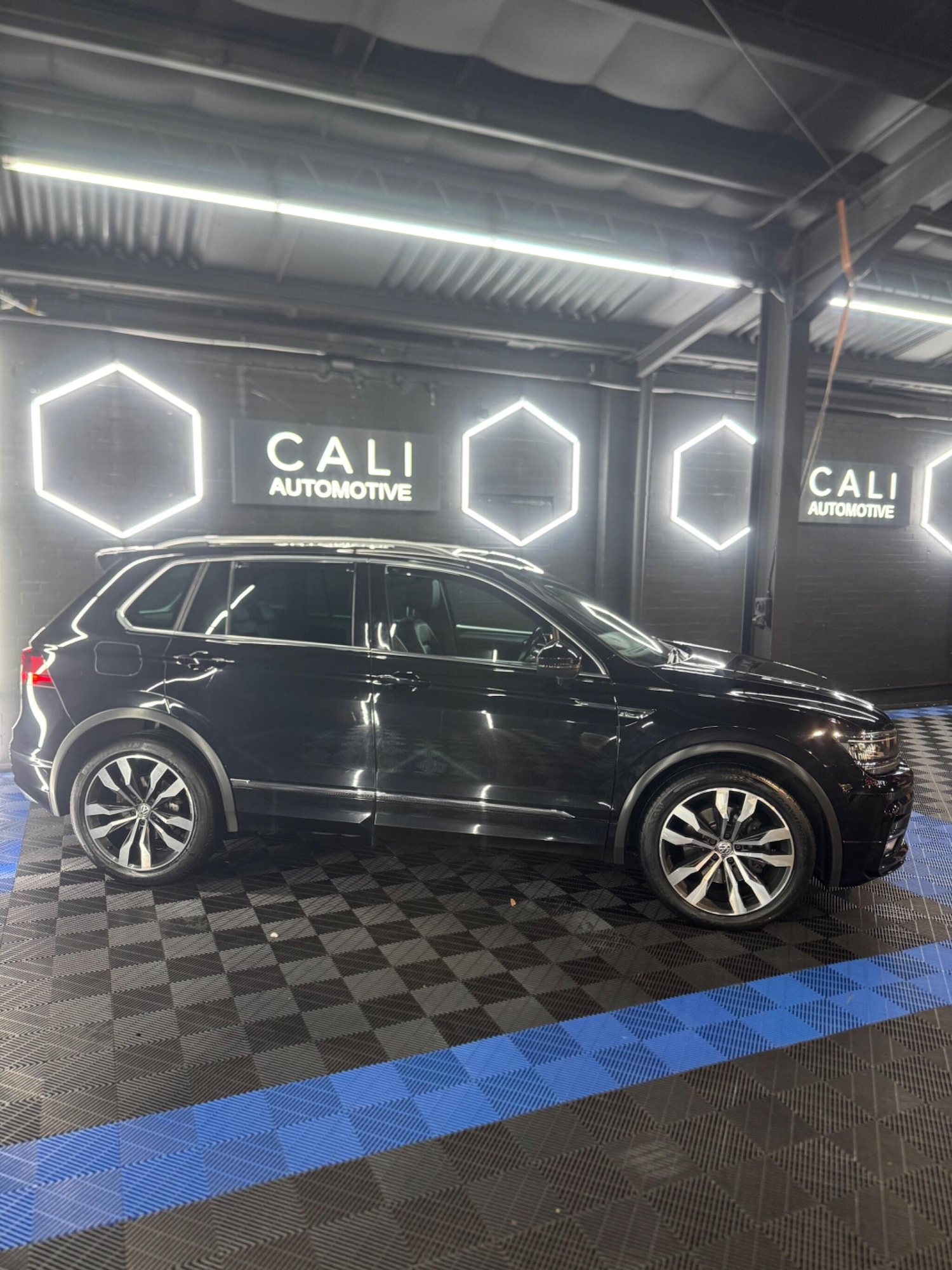 Used Volkswagen Tiguan 2018 for sale - 76866251: Photo 22