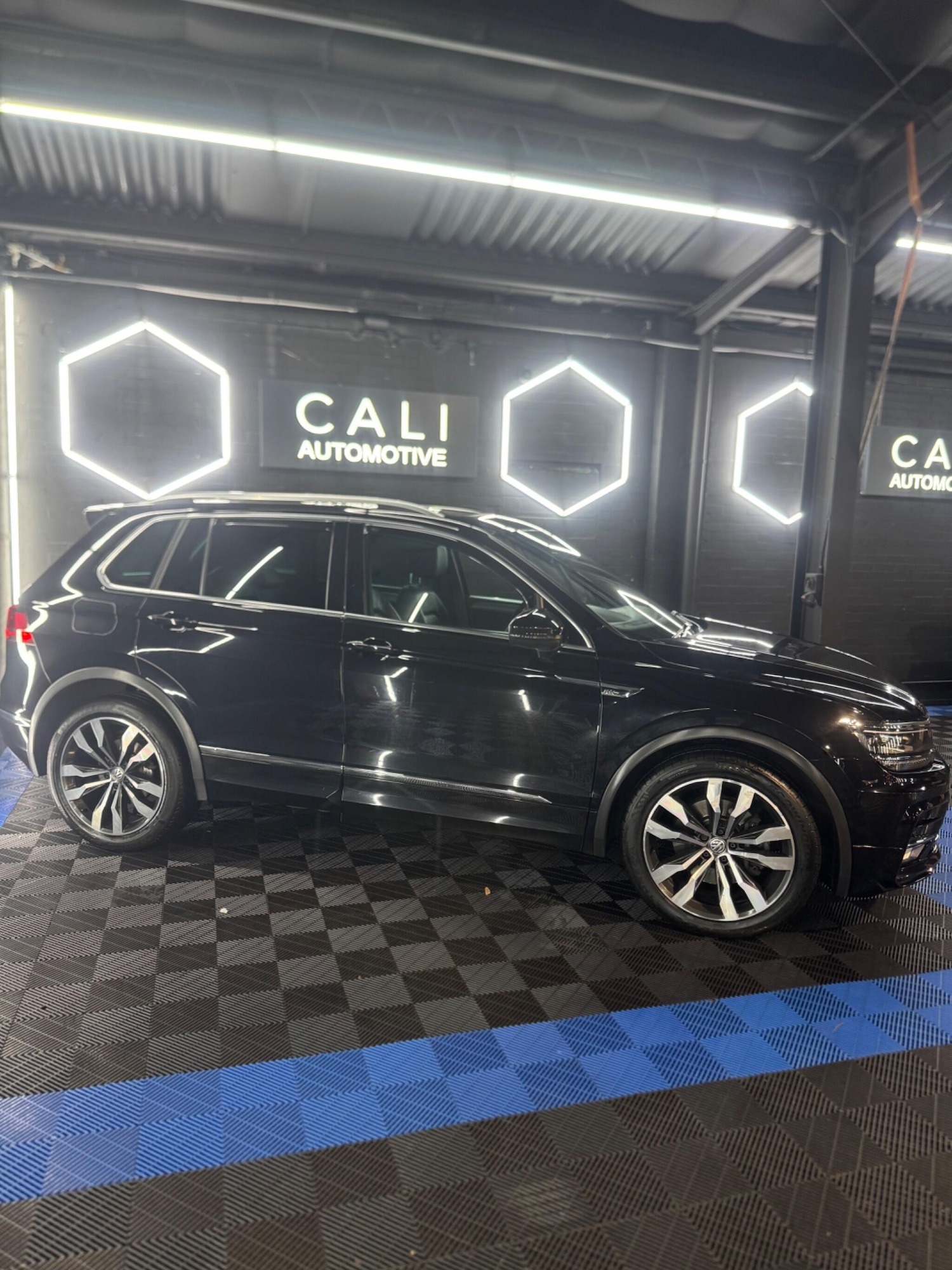 Used Volkswagen Tiguan 2018 for sale - 76866251: Photo 23