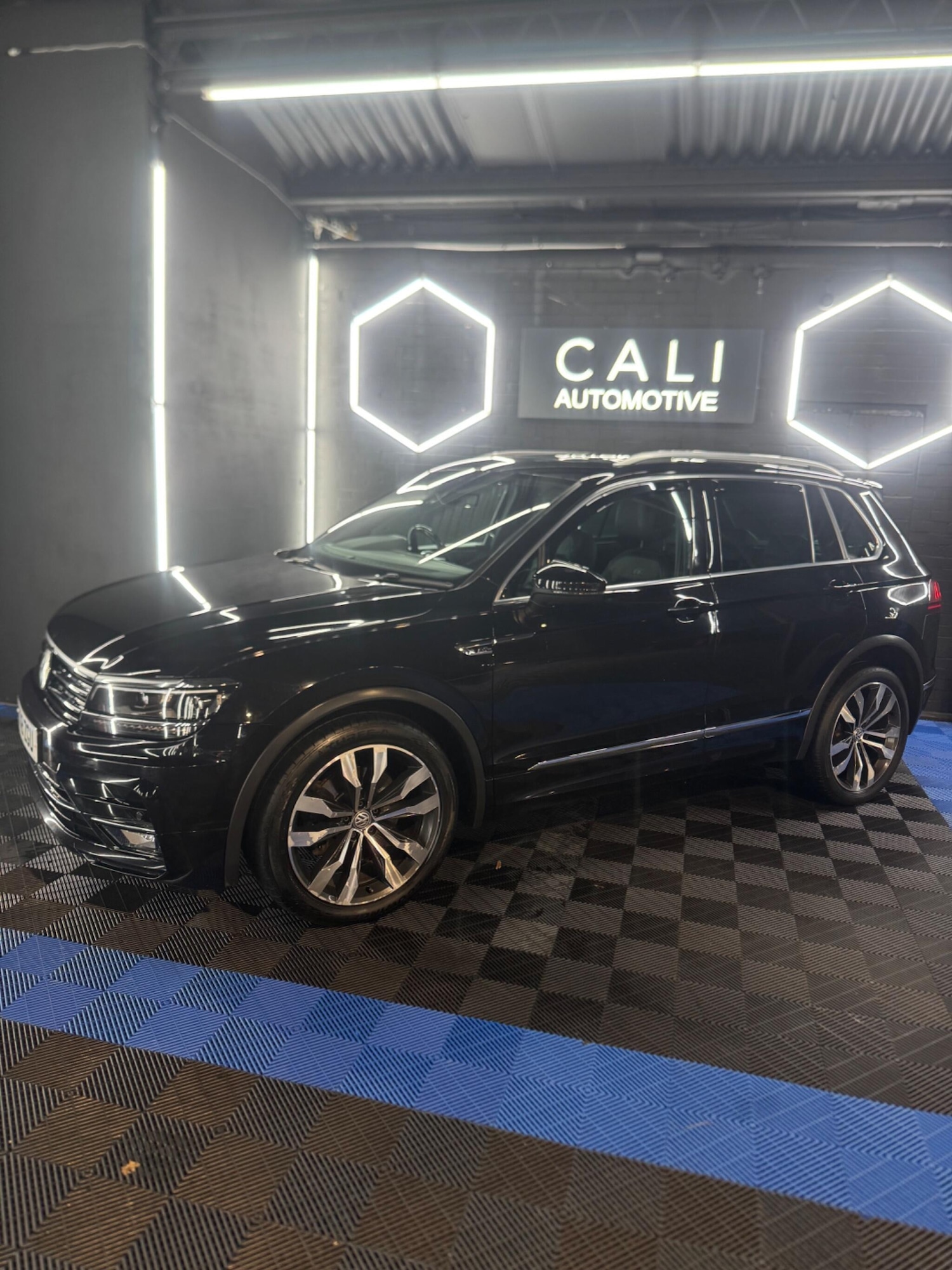 Used Volkswagen Tiguan 2018 for sale - 76866251: Photo 57