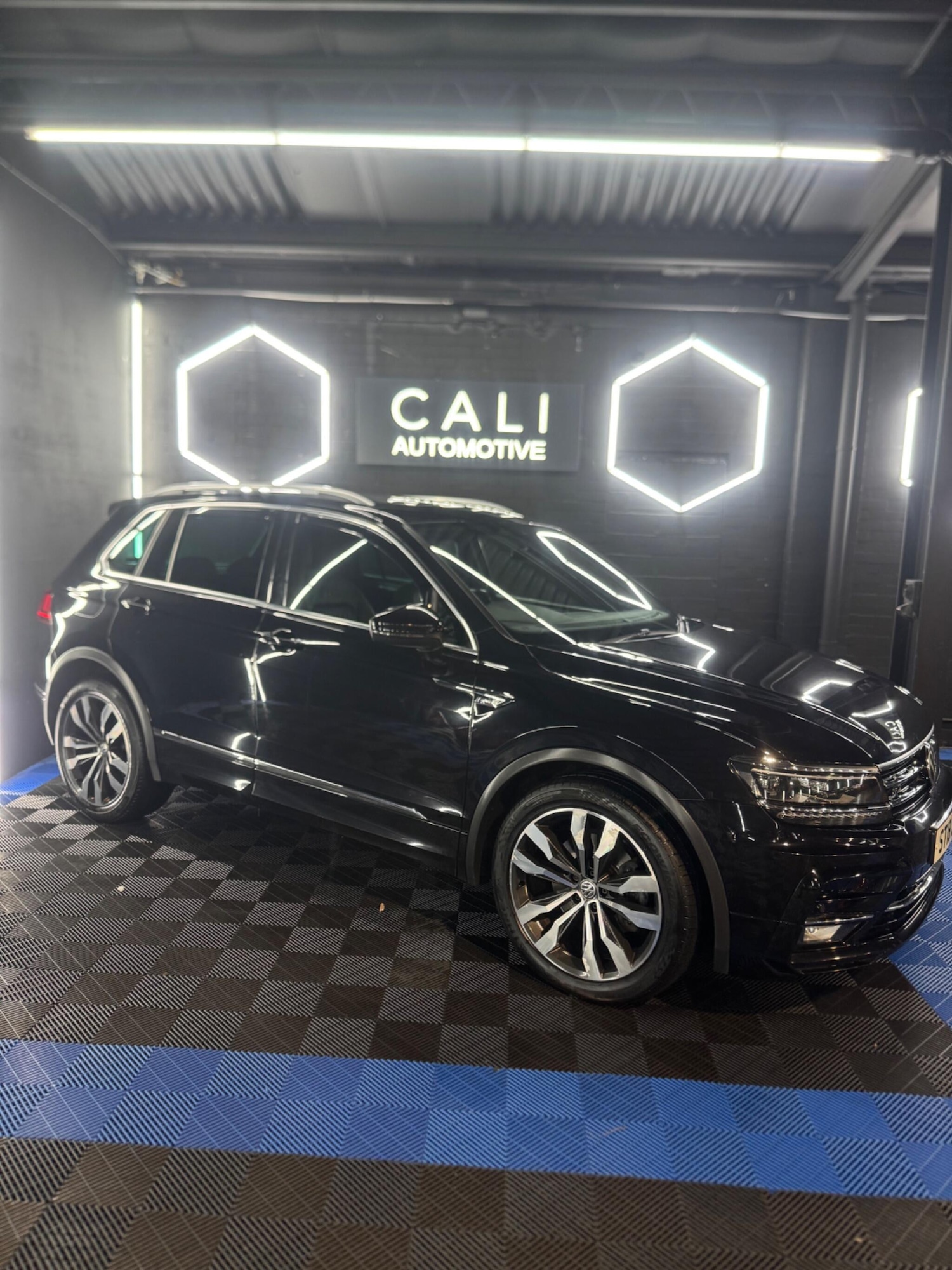 Used Volkswagen Tiguan 2018 for sale - 76866251: Photo 62