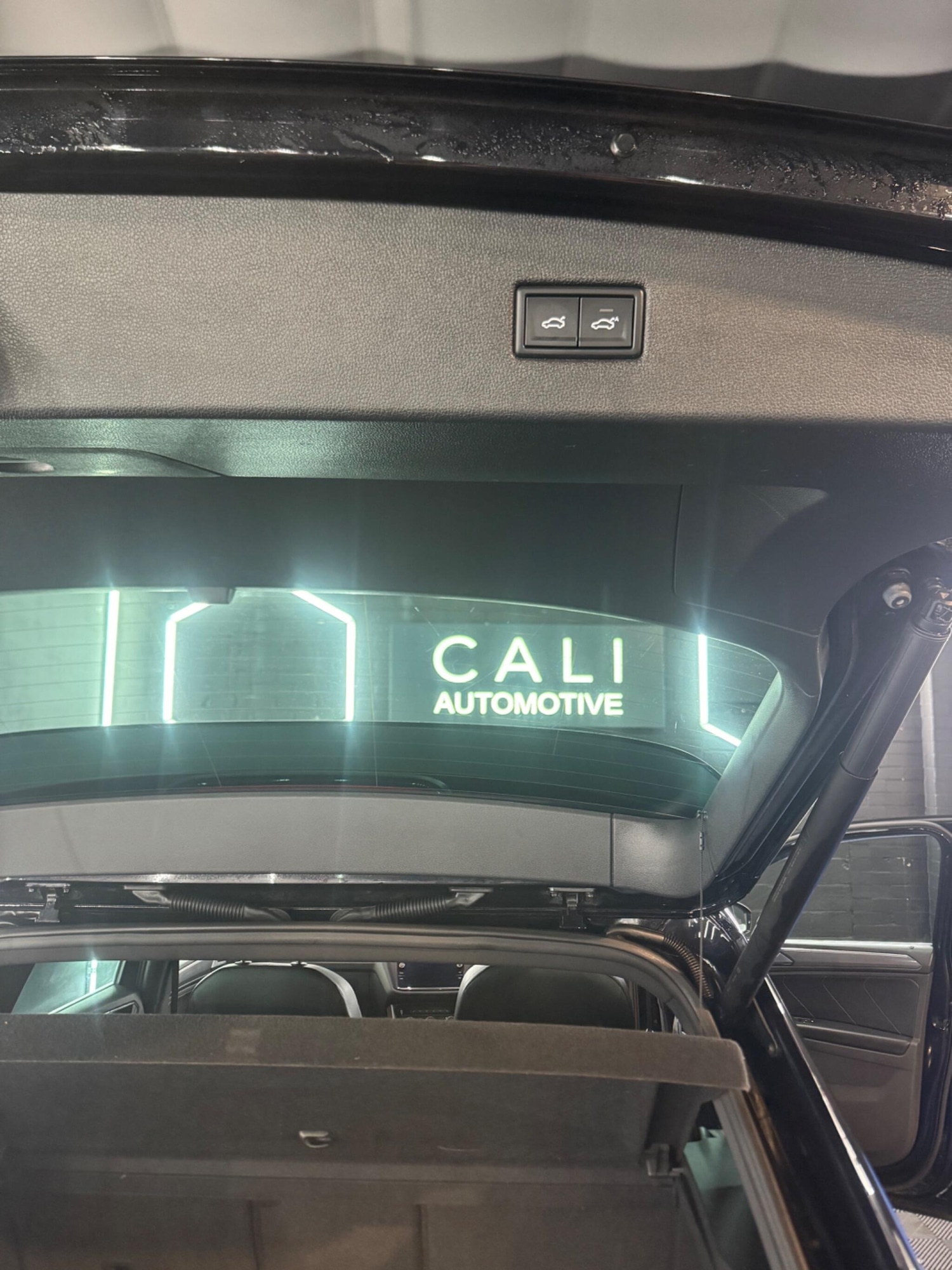 Used Volkswagen Tiguan 2018 for sale - 76866251: Photo 69