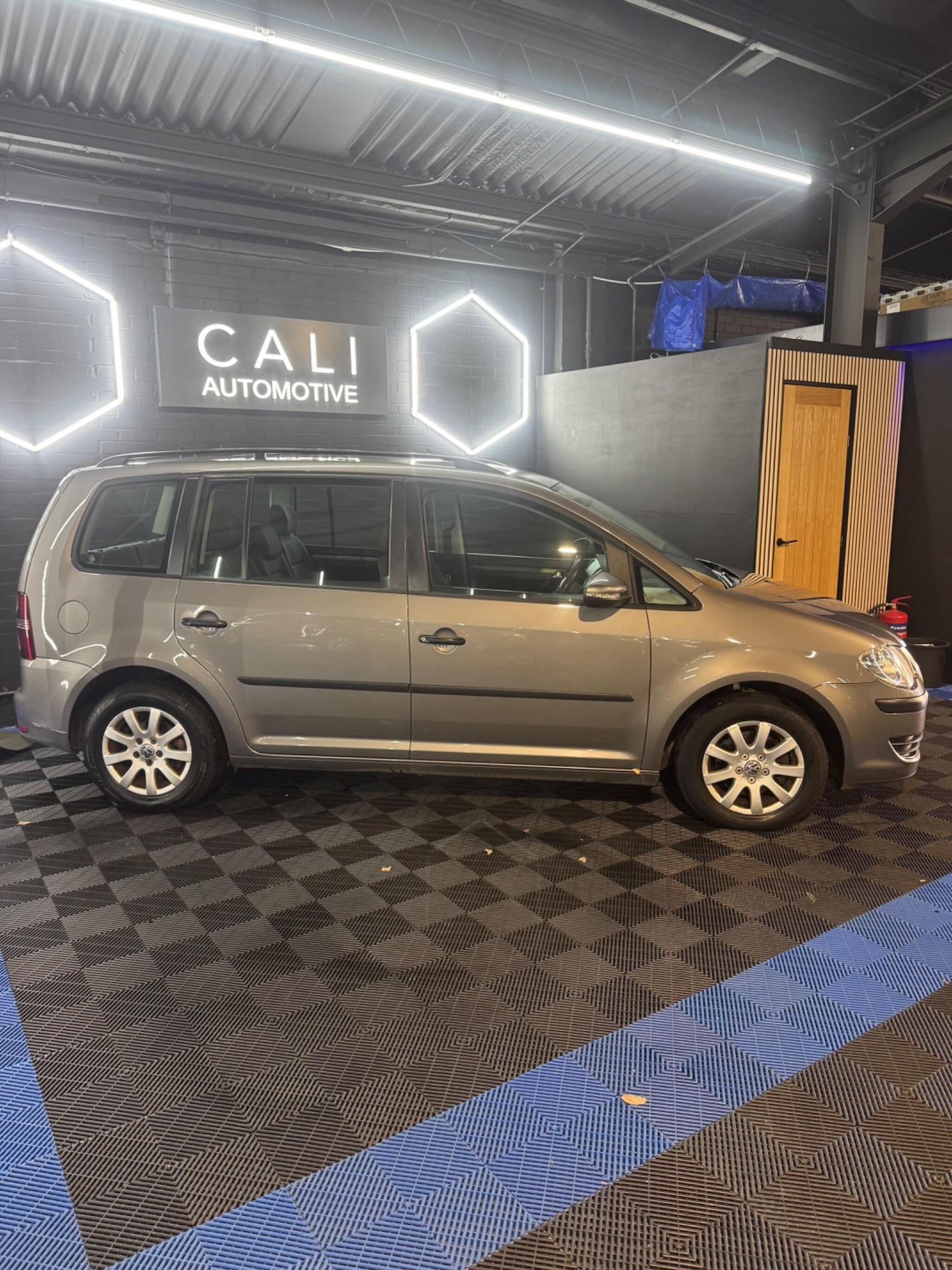 Used Volkswagen Touran for sale - 77978241: Photo 18