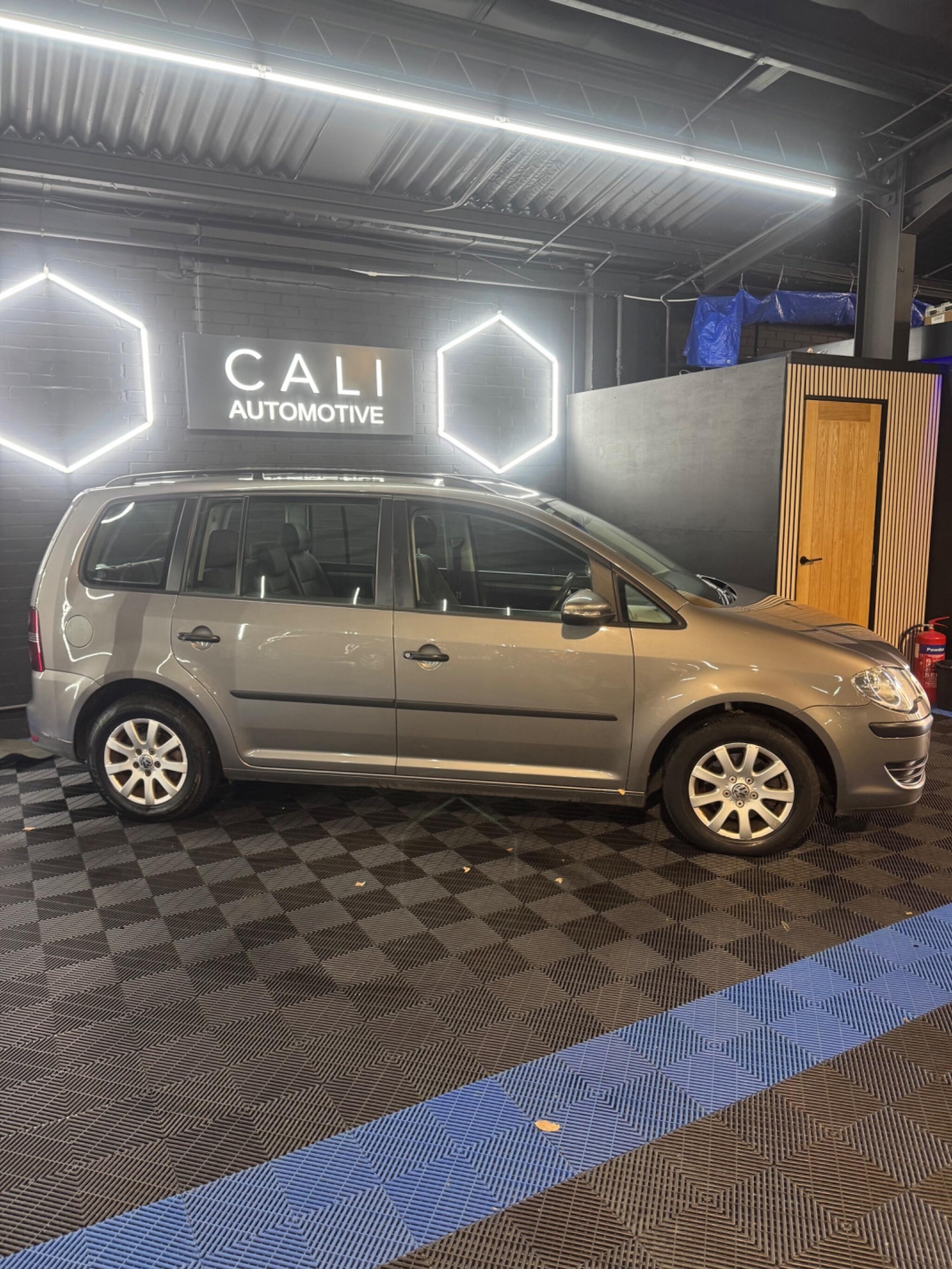 Used Volkswagen Touran for sale - 77978241: Photo 19