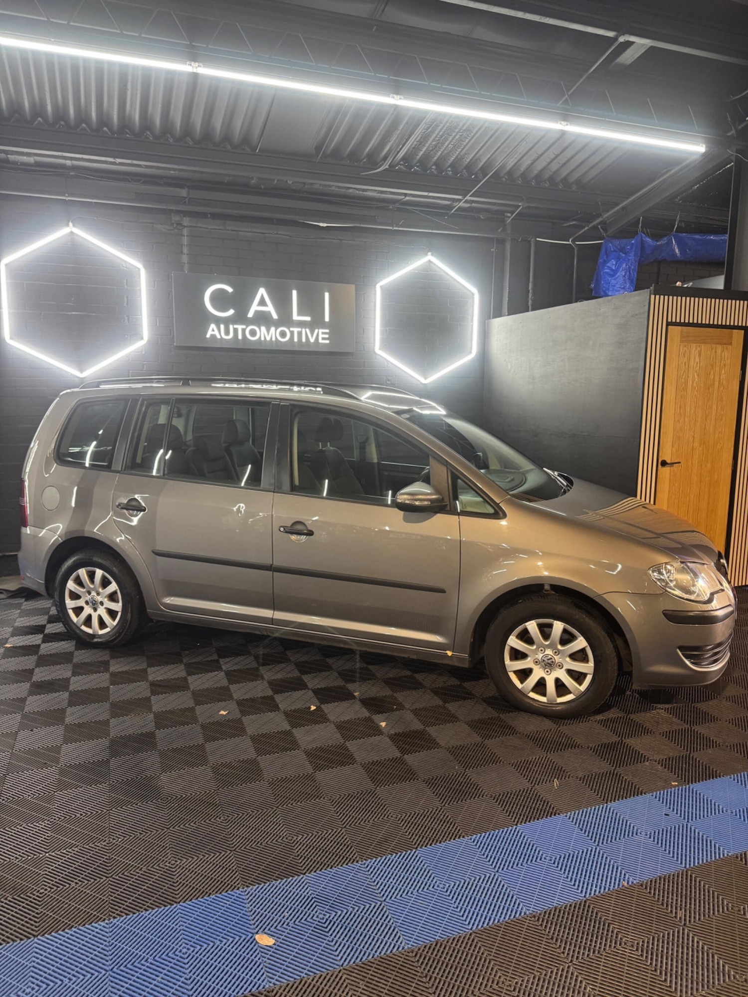 Used Volkswagen Touran for sale - 77978241: Photo 20