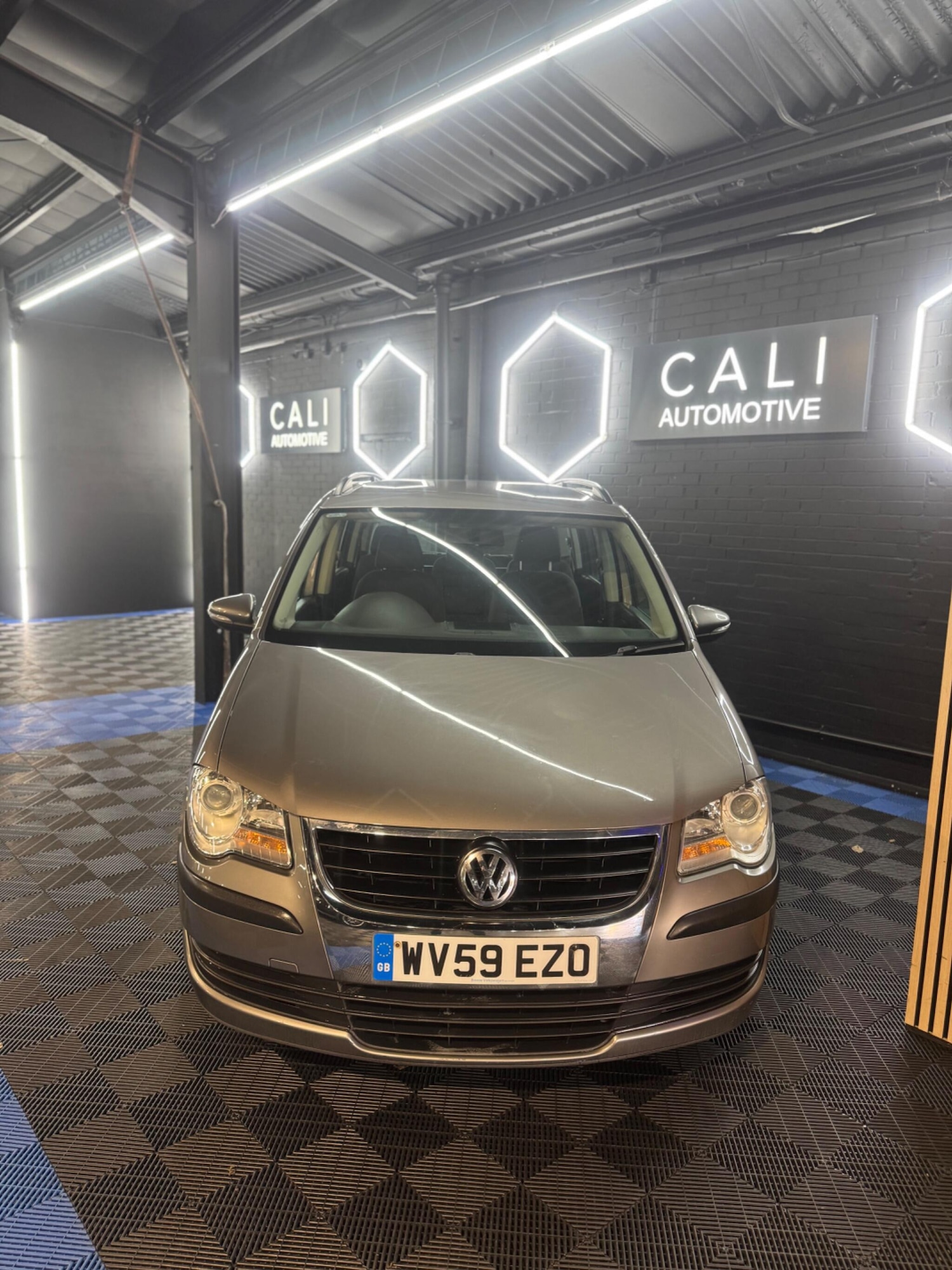 Used Volkswagen Touran for sale - 77978241: Photo 3