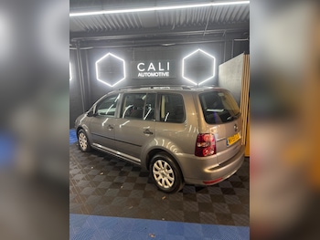 Used Volkswagen Touran 2009 for sale - 77978241: Photo