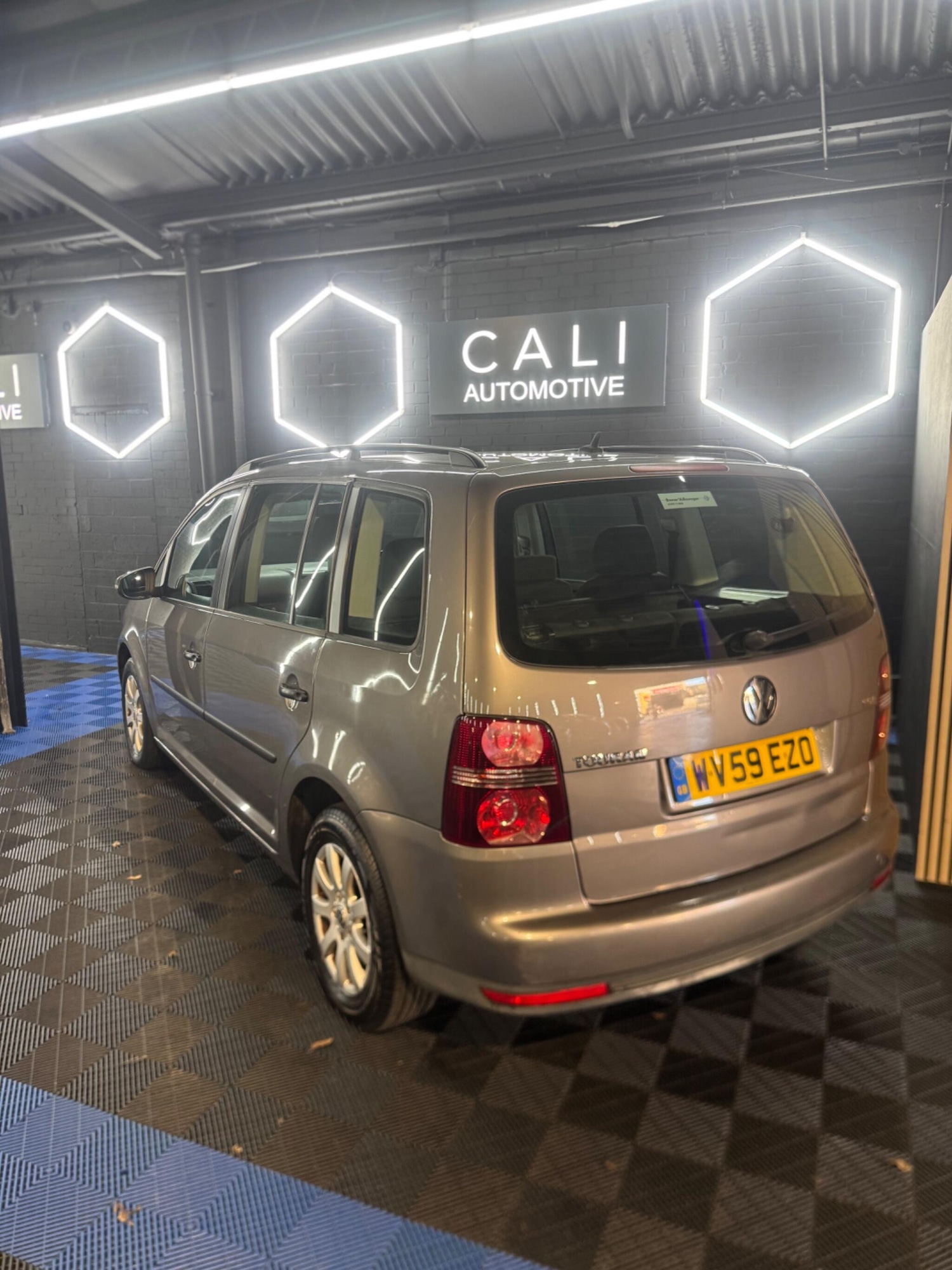 Used Volkswagen Touran for sale - 77978241: Photo 8