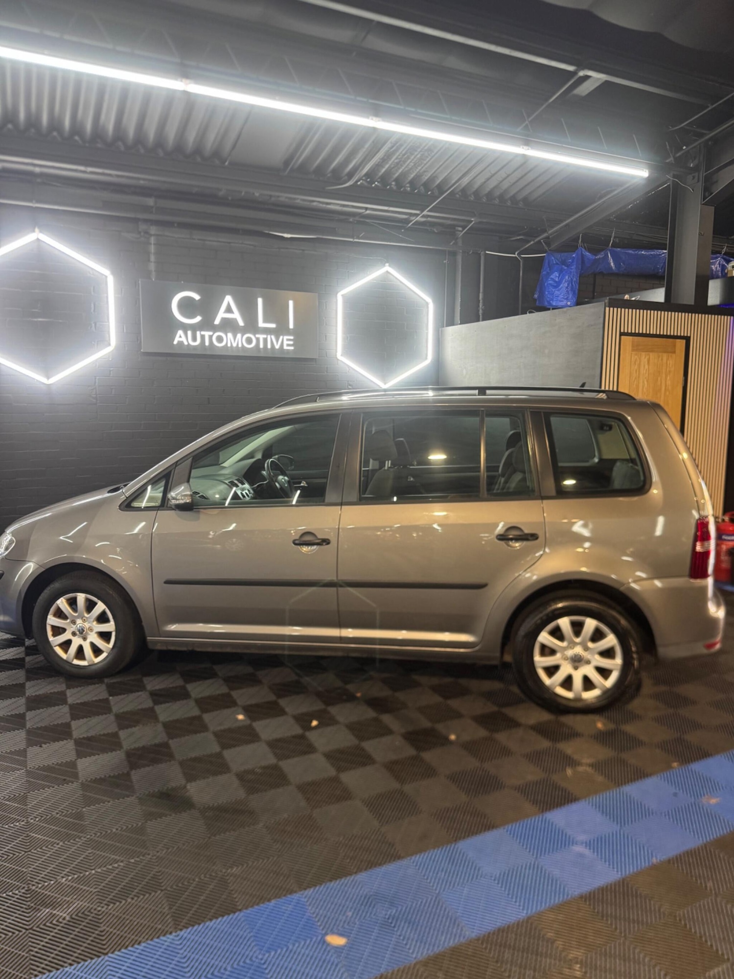 Used Volkswagen Touran for sale - 77978241: Photo 9