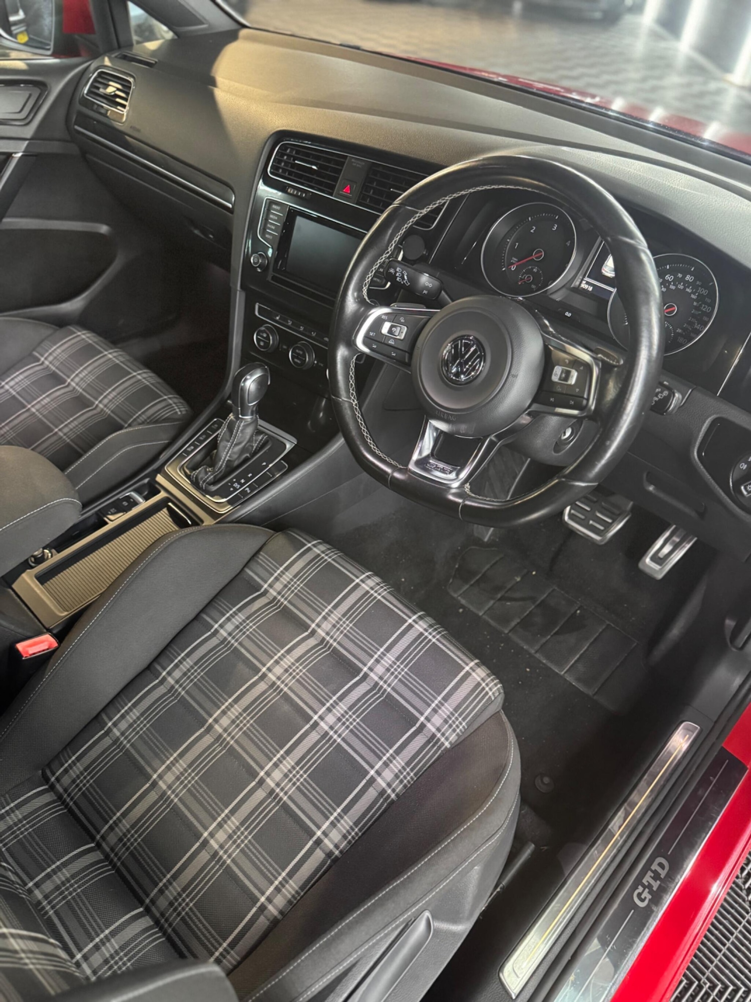 Used Volkswagen Golf 2014 for sale - 76866308: Photo 34