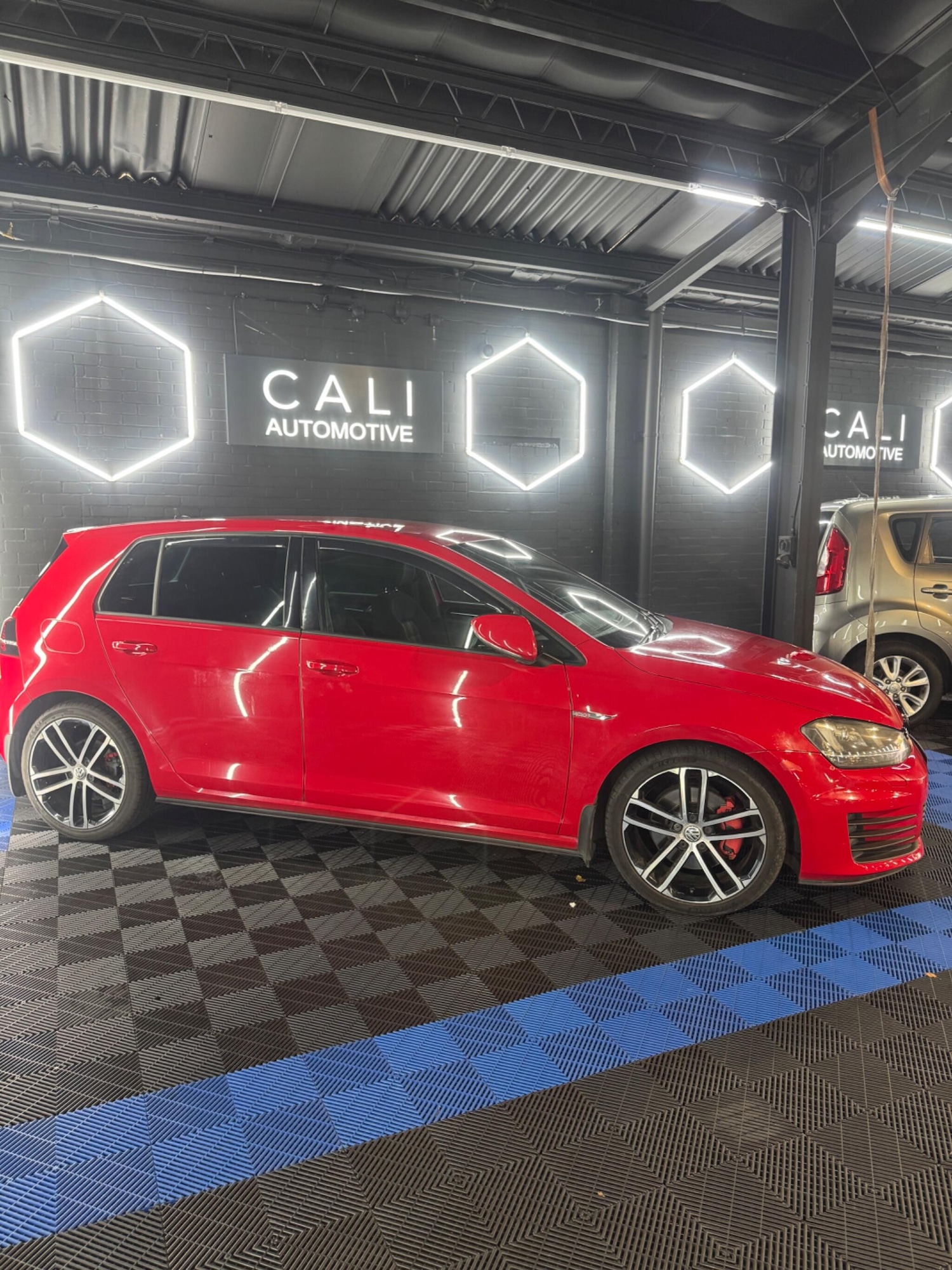 Used Volkswagen Golf 2014 for sale - 76866308: Photo 39