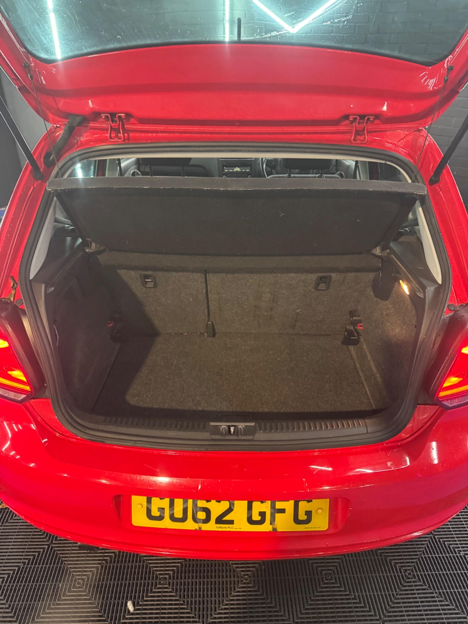 Used Volkswagen Polo 2012 for sale - 76989290: Photo 24