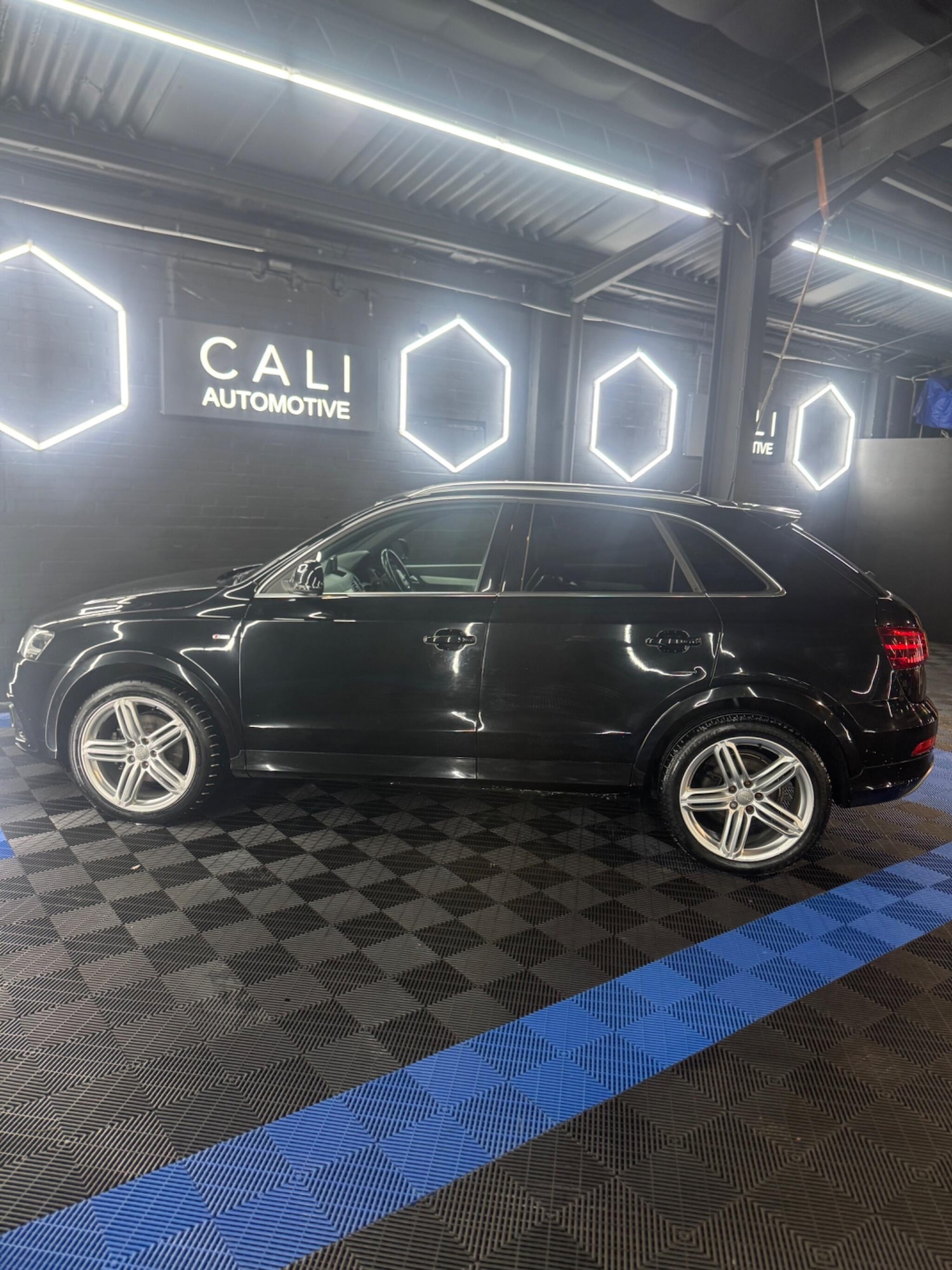 Used Audi Q3 2015 for sale - 77280023: Photo 32
