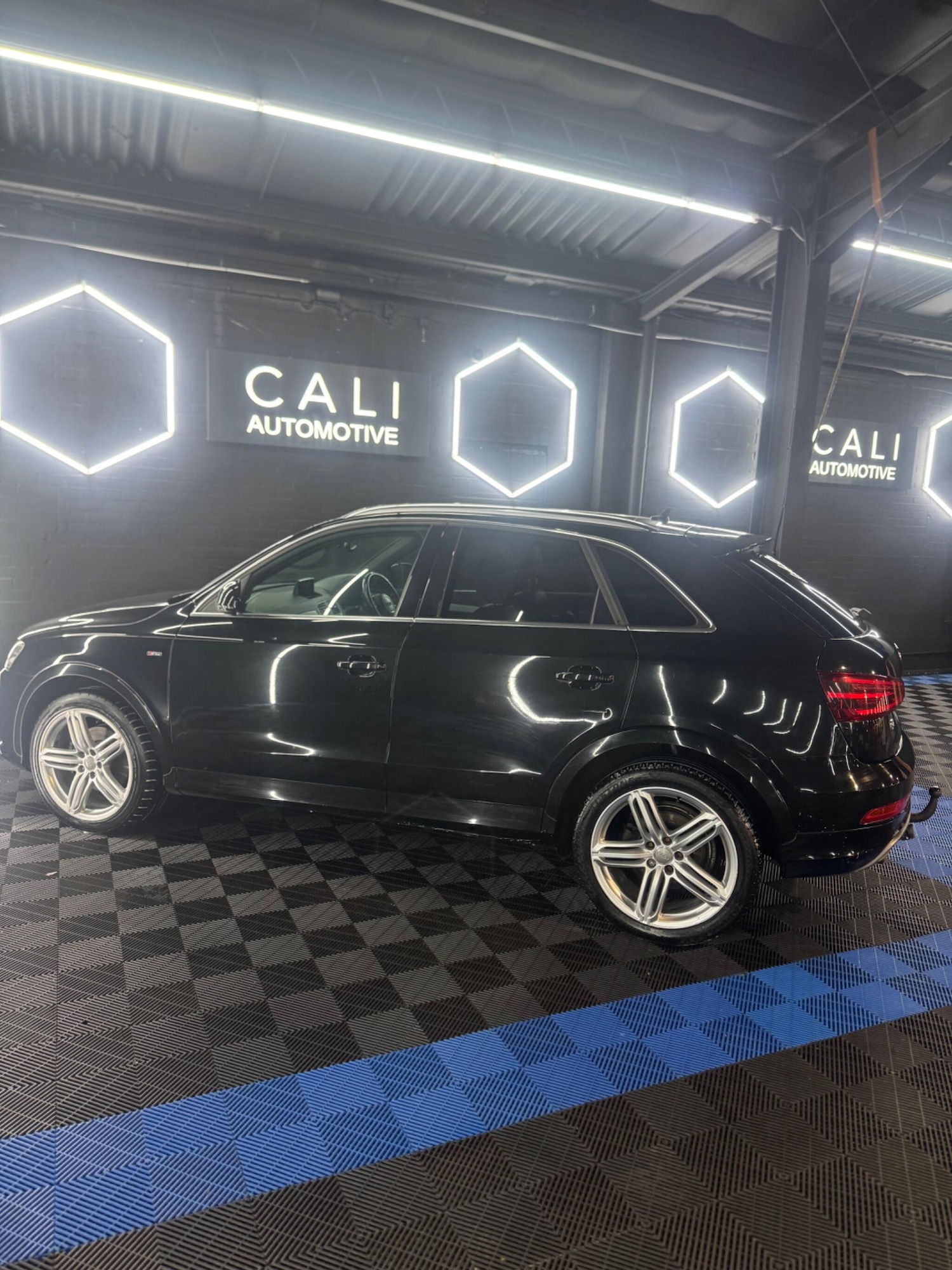 Used Audi Q3 2015 for sale - 77280023: Photo 33