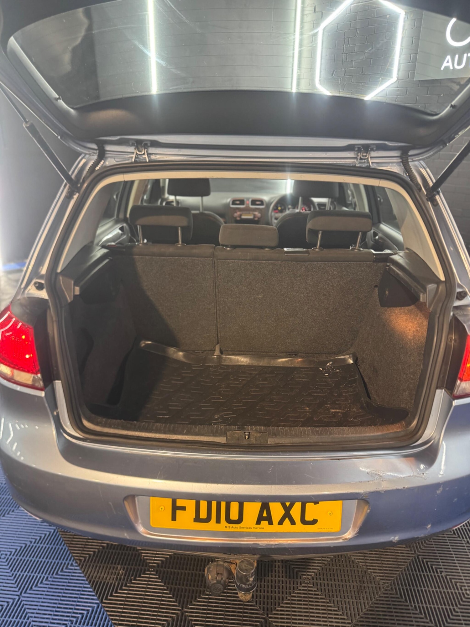 Used Volkswagen Golf 2010 for sale - 76865166: Photo 49