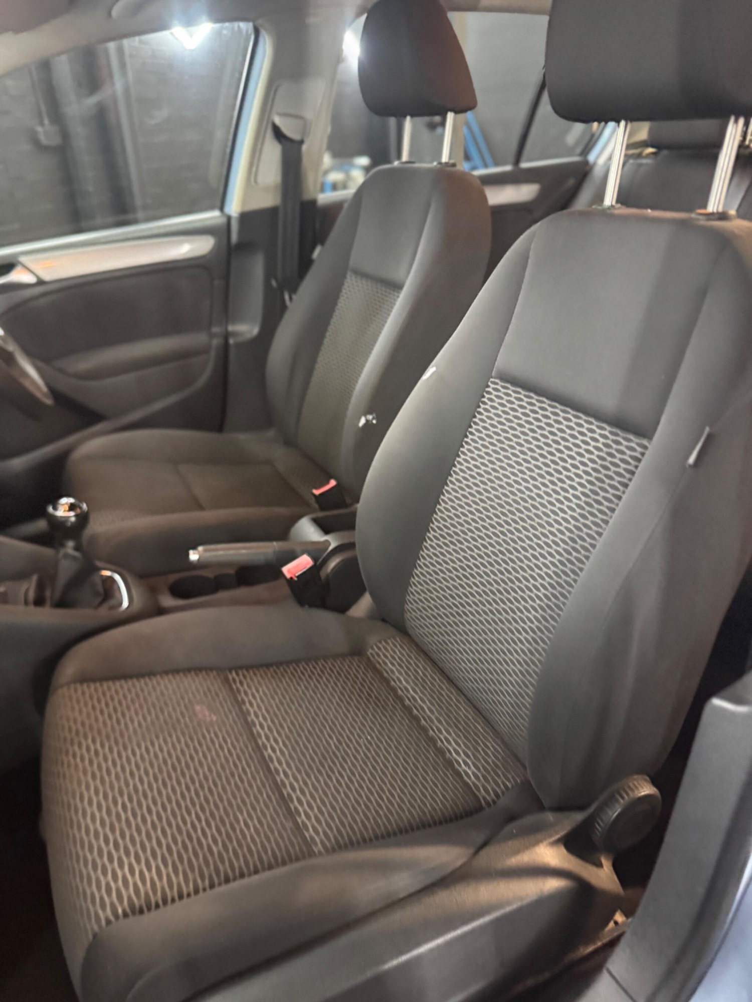 Used Volkswagen Golf 2010 for sale - 76865166: Photo 50