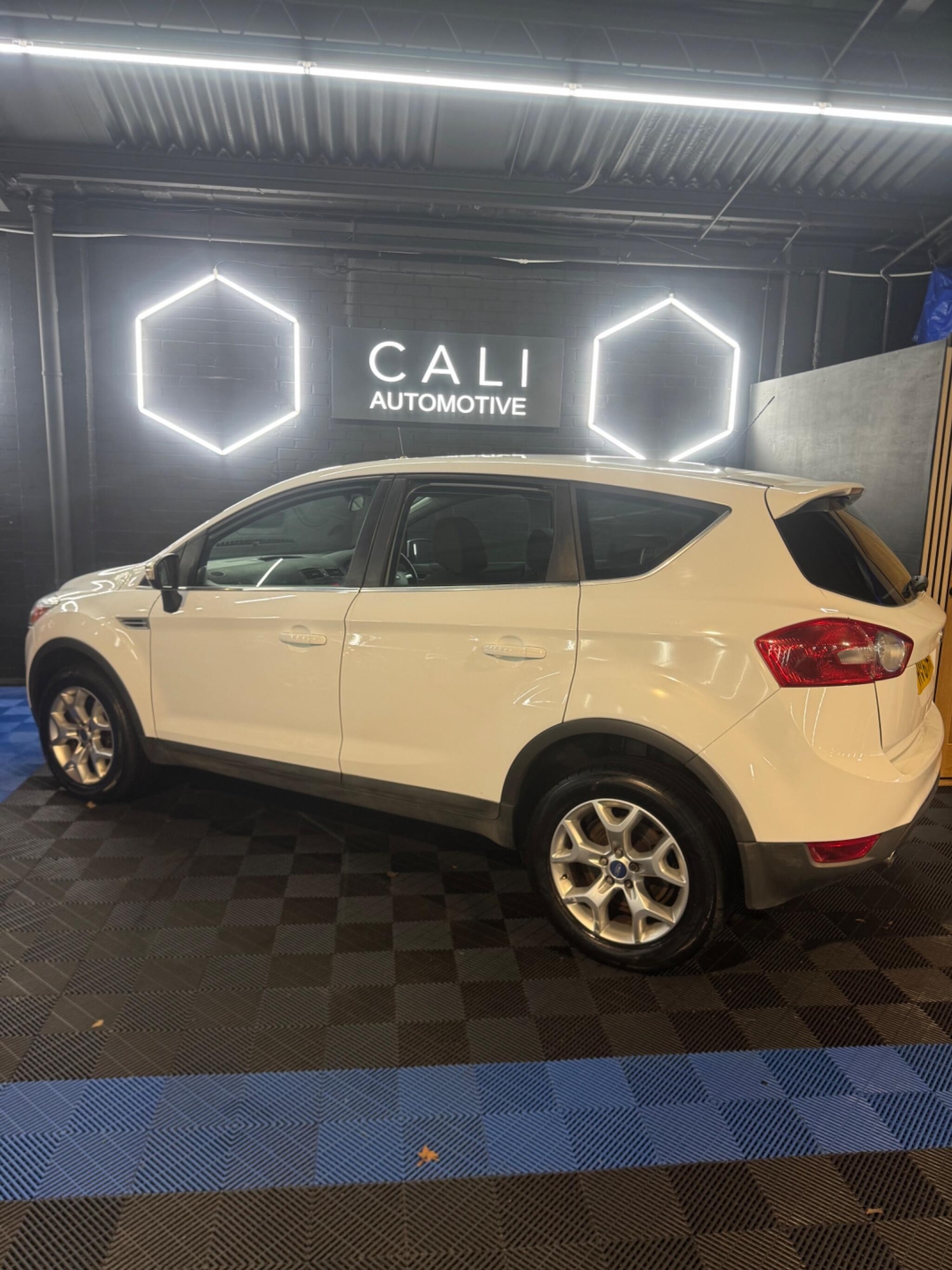 Used Ford Kuga 2011 for sale - 77768350: Photo 12