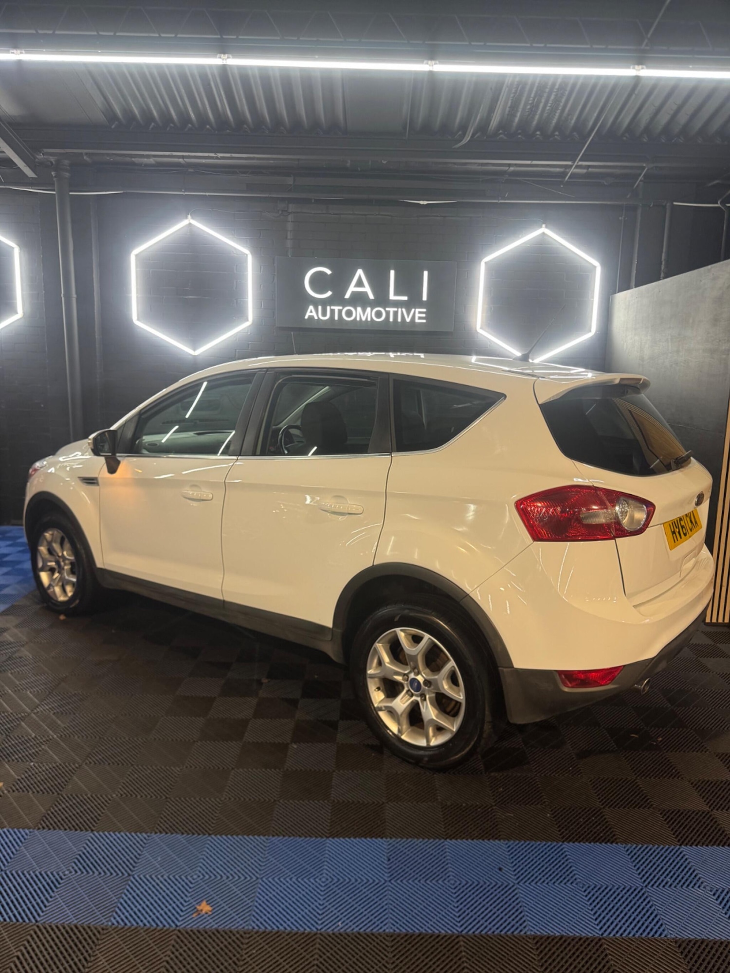 Used Ford Kuga 2011 for sale - 77768350: Photo 13