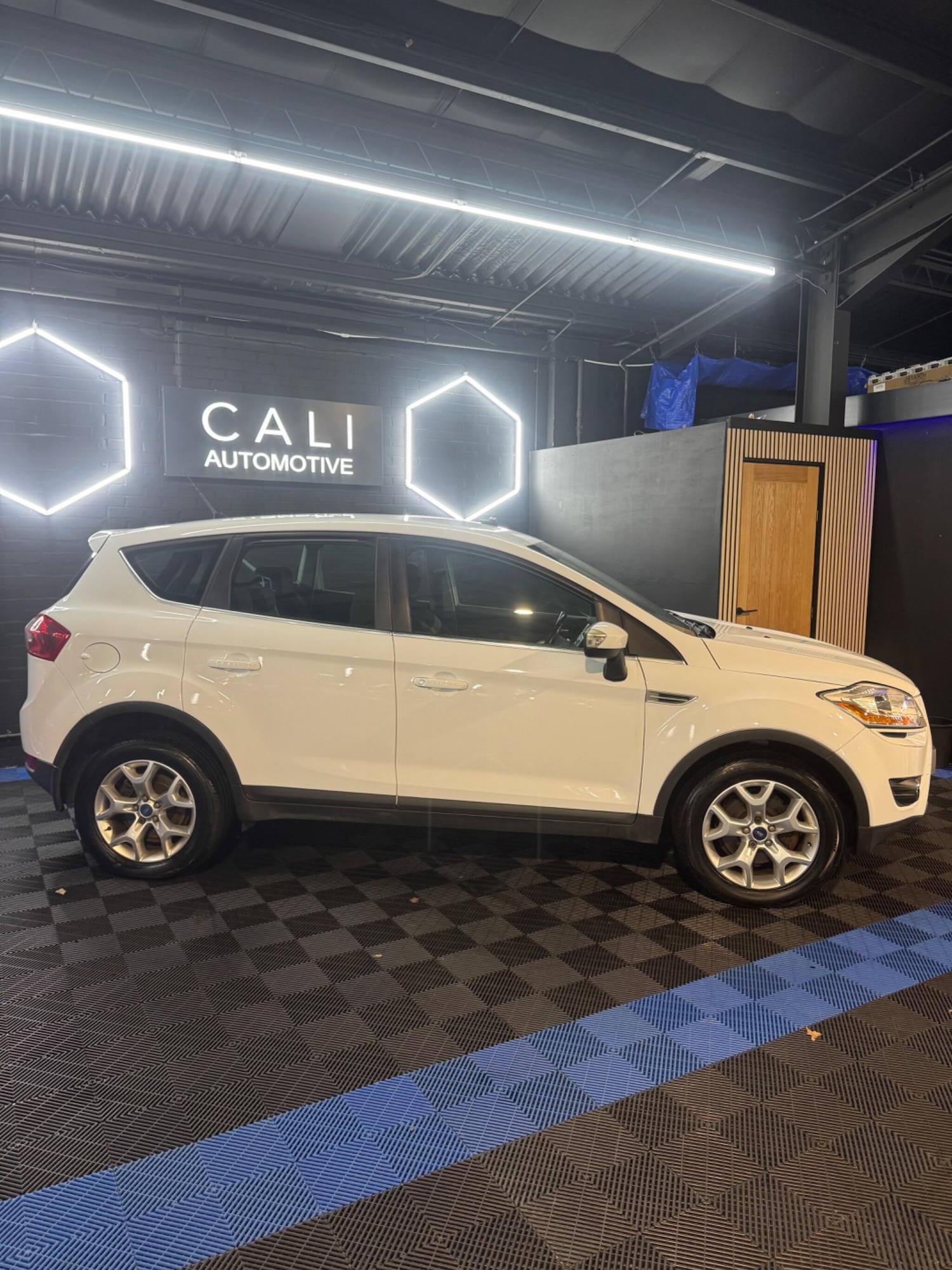 Used Ford Kuga 2011 for sale - 77768350: Photo 18