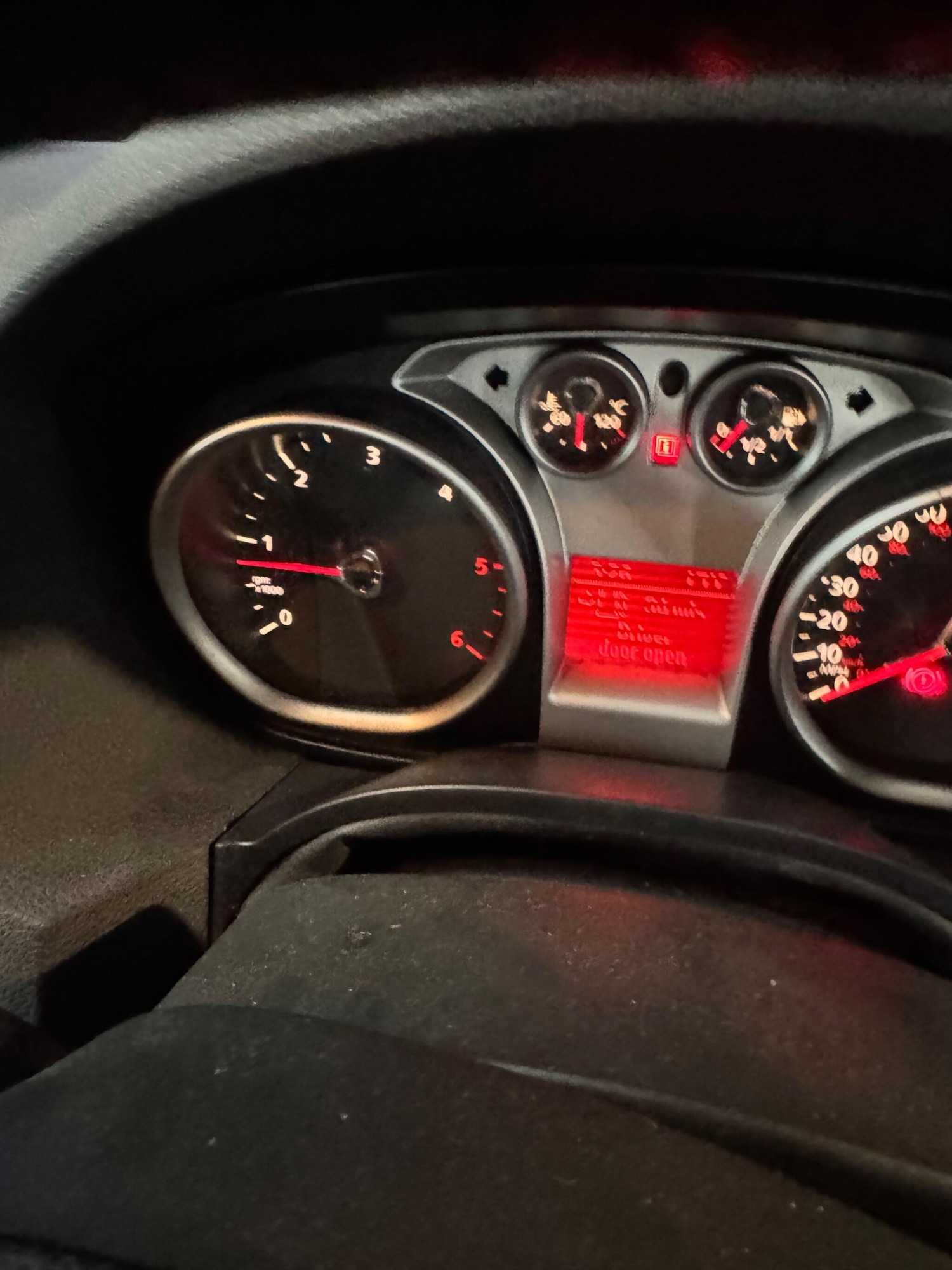 Used Ford Kuga 2011 for sale - 77768350: Photo 31