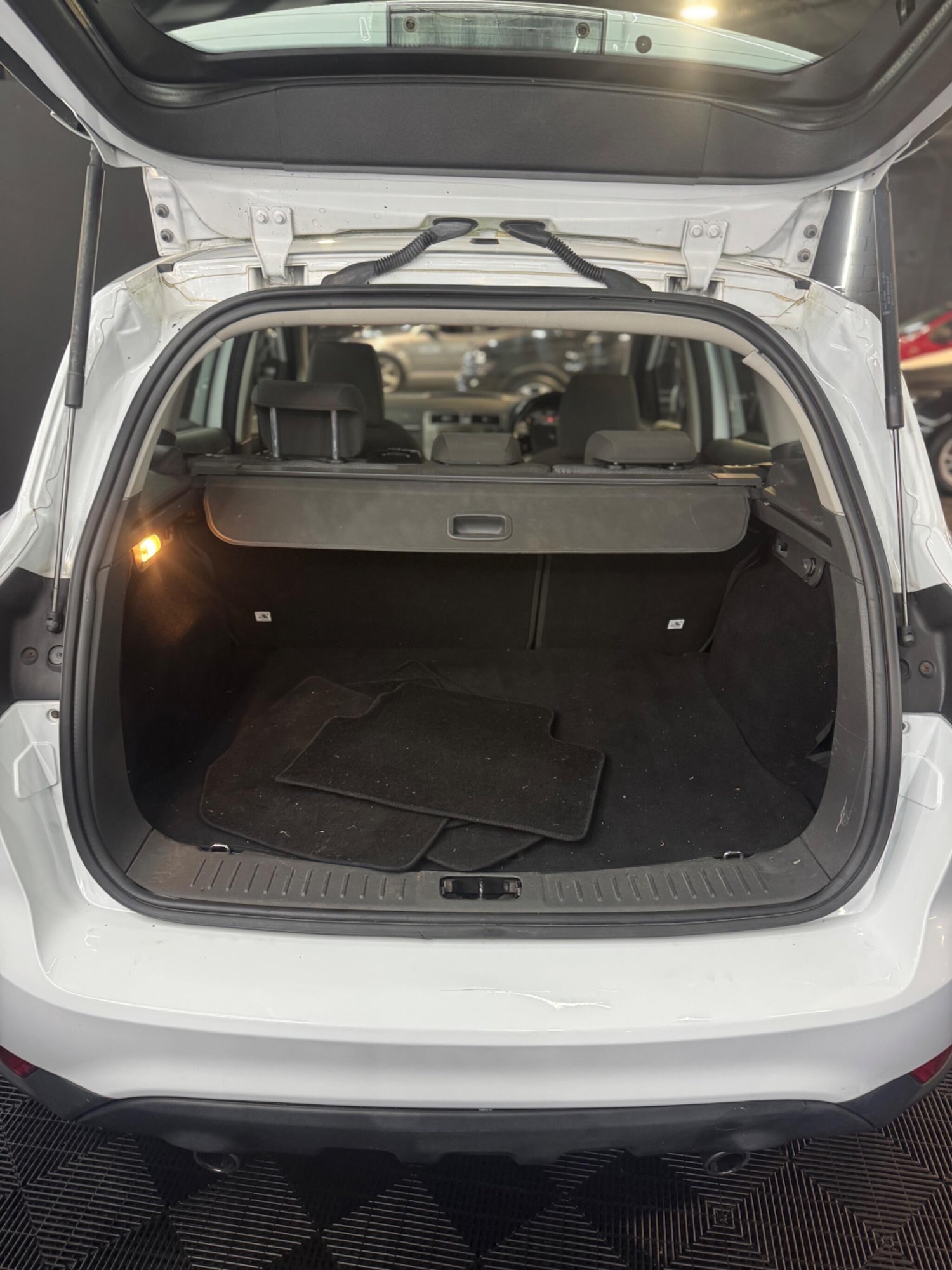 Used Ford Kuga 2011 for sale - 77768350: Photo 32