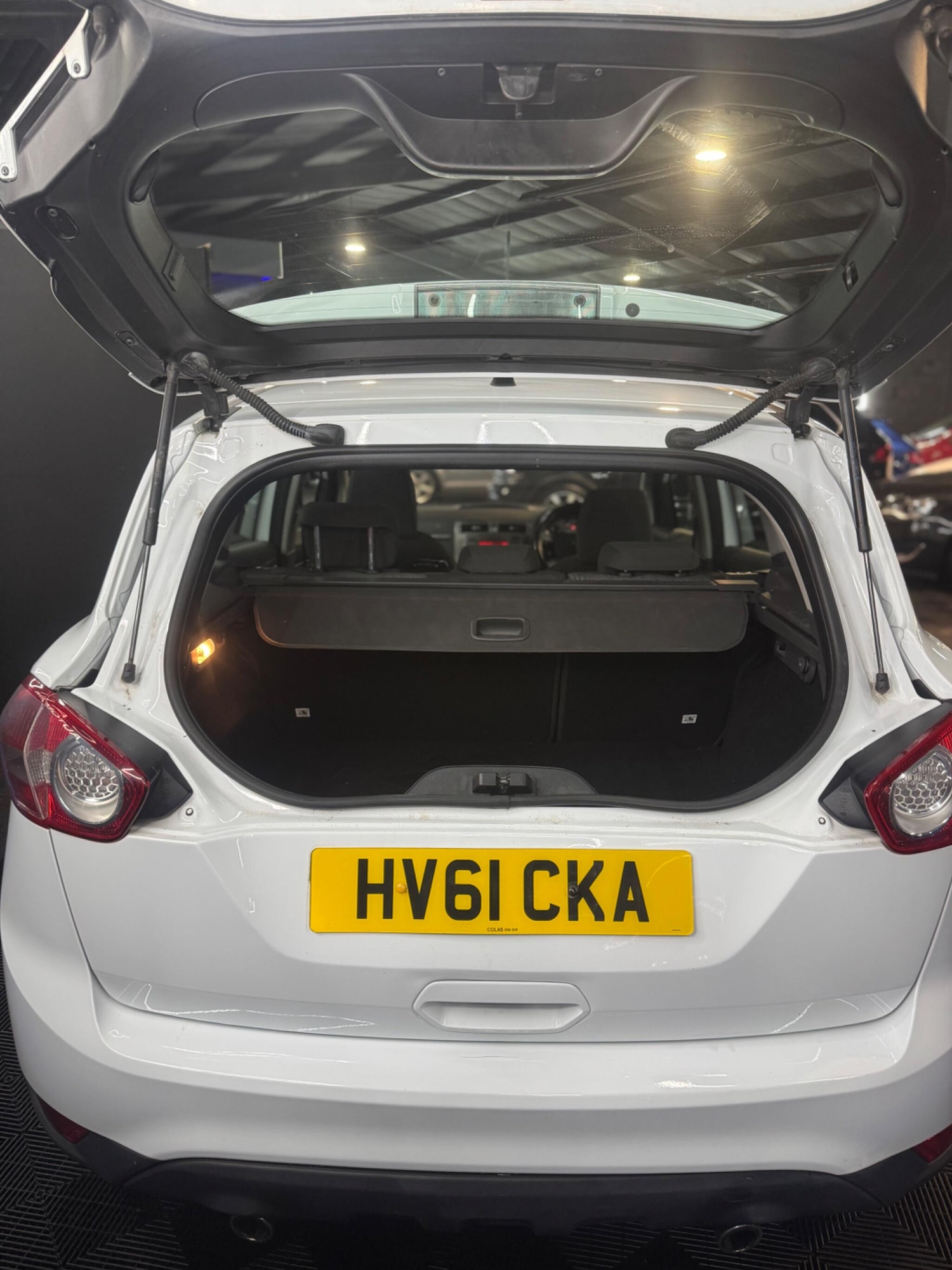 Used Ford Kuga 2011 for sale - 77768350: Photo 33