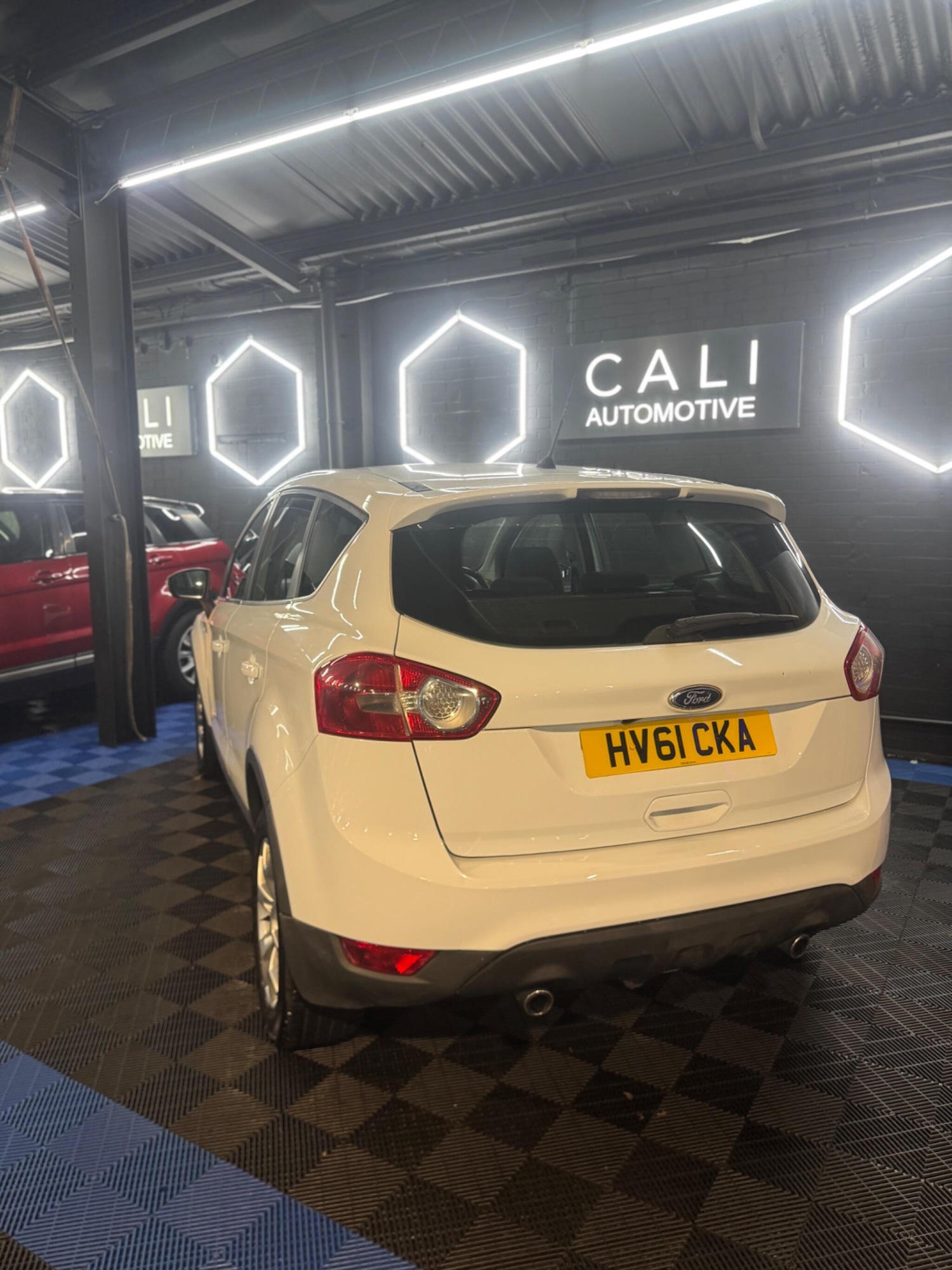 Used Ford Kuga 2011 for sale - 77768350: Photo 35