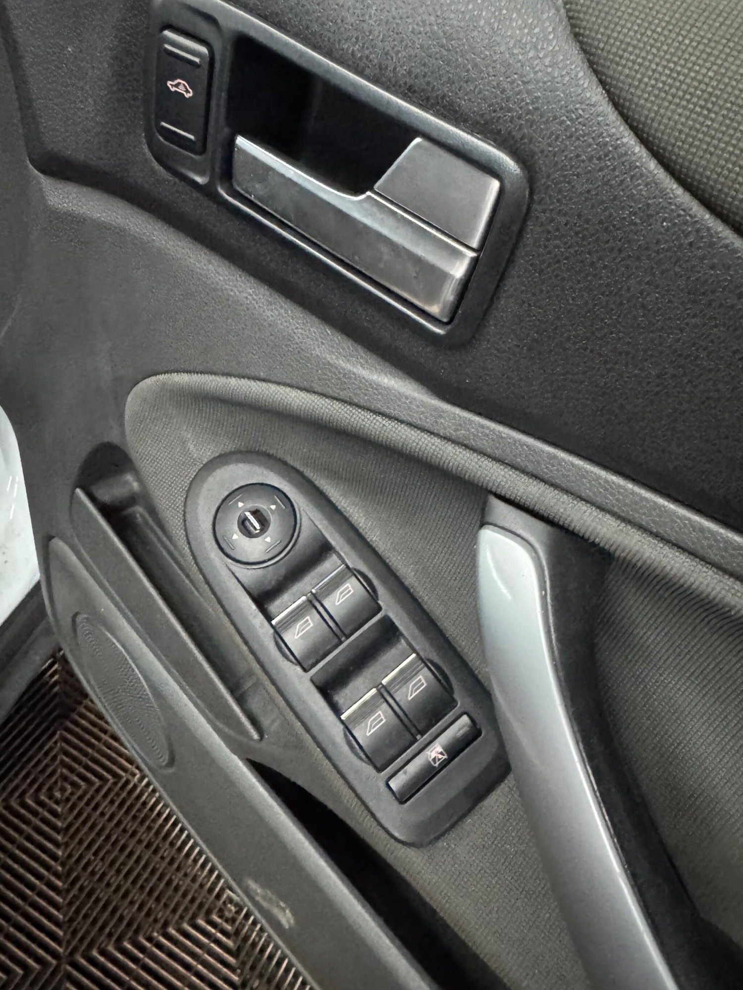 Used Ford Kuga 2011 for sale - 77768350: Photo 36