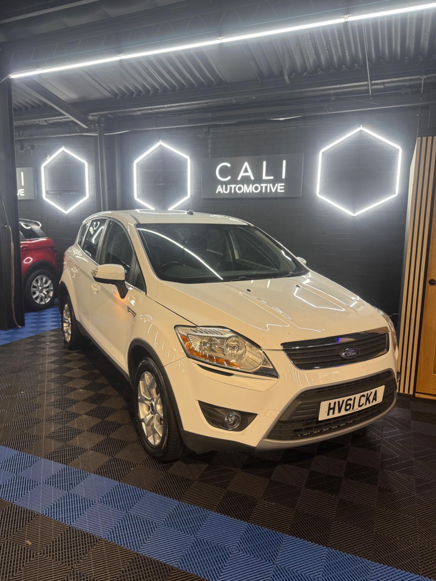 Used Ford Kuga 2011 for sale - 77768350: Photo 6