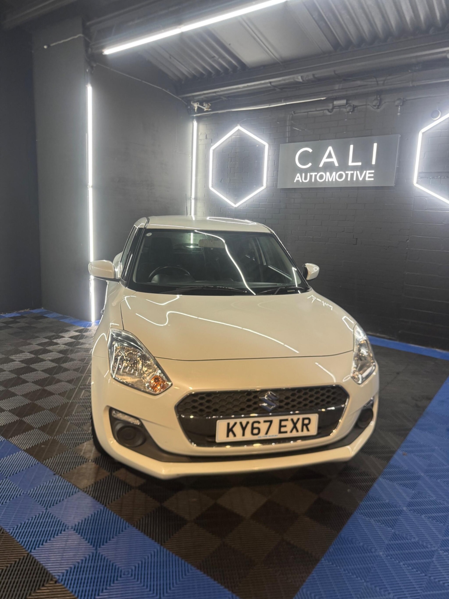 Used Suzuki Swift 2017 for sale - 77097435: Photo 10