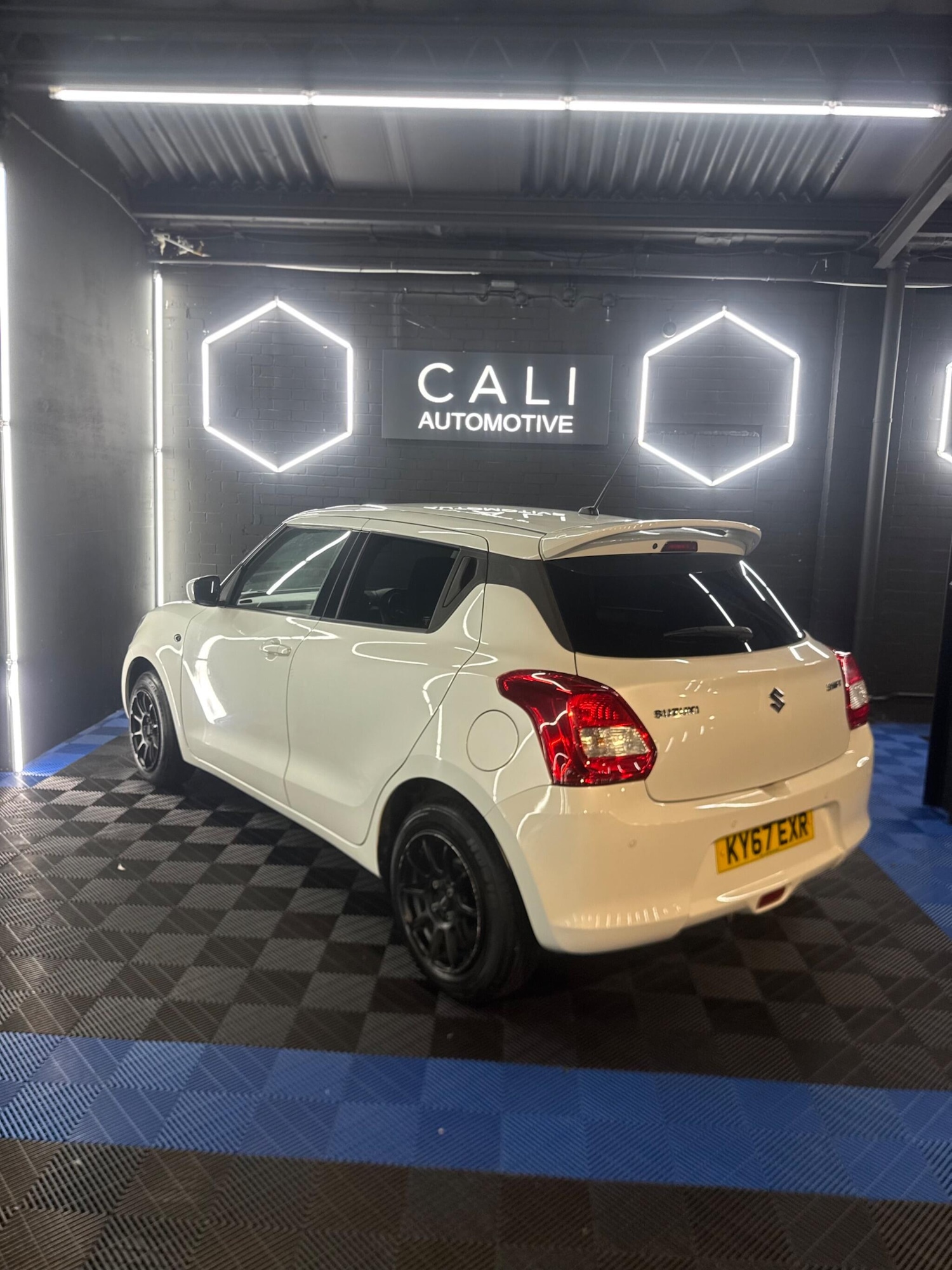 Used Suzuki Swift 2017 for sale - 77097435: Photo 14