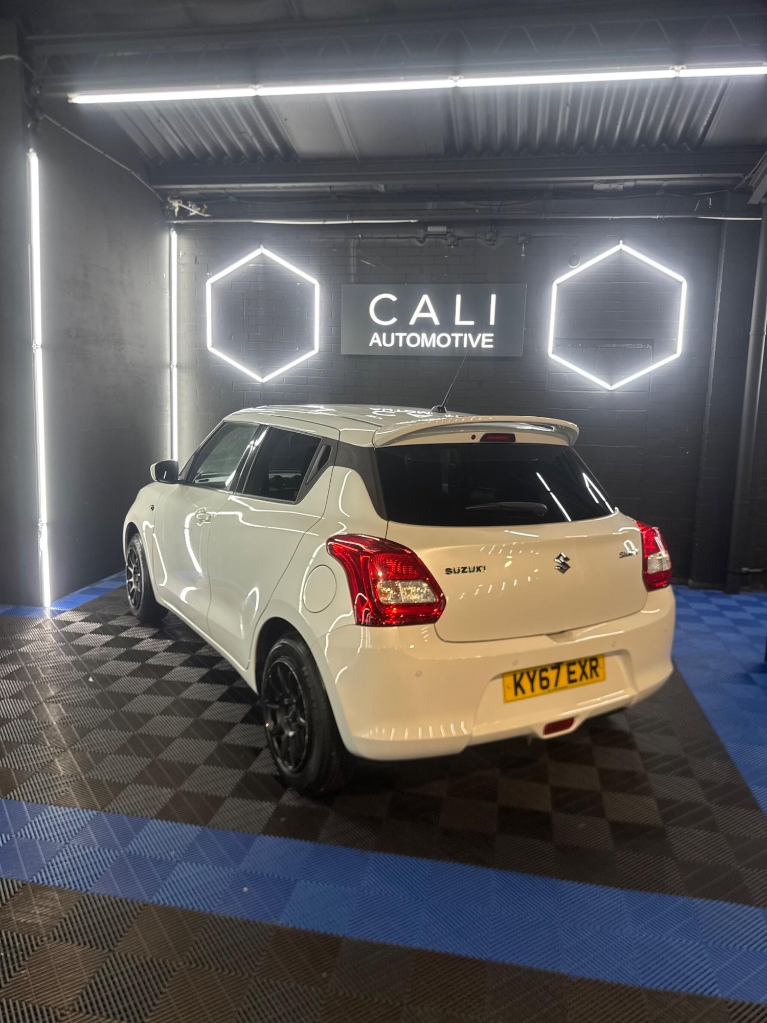 Used Suzuki Swift 2017 for sale - 77097435: Photo 15