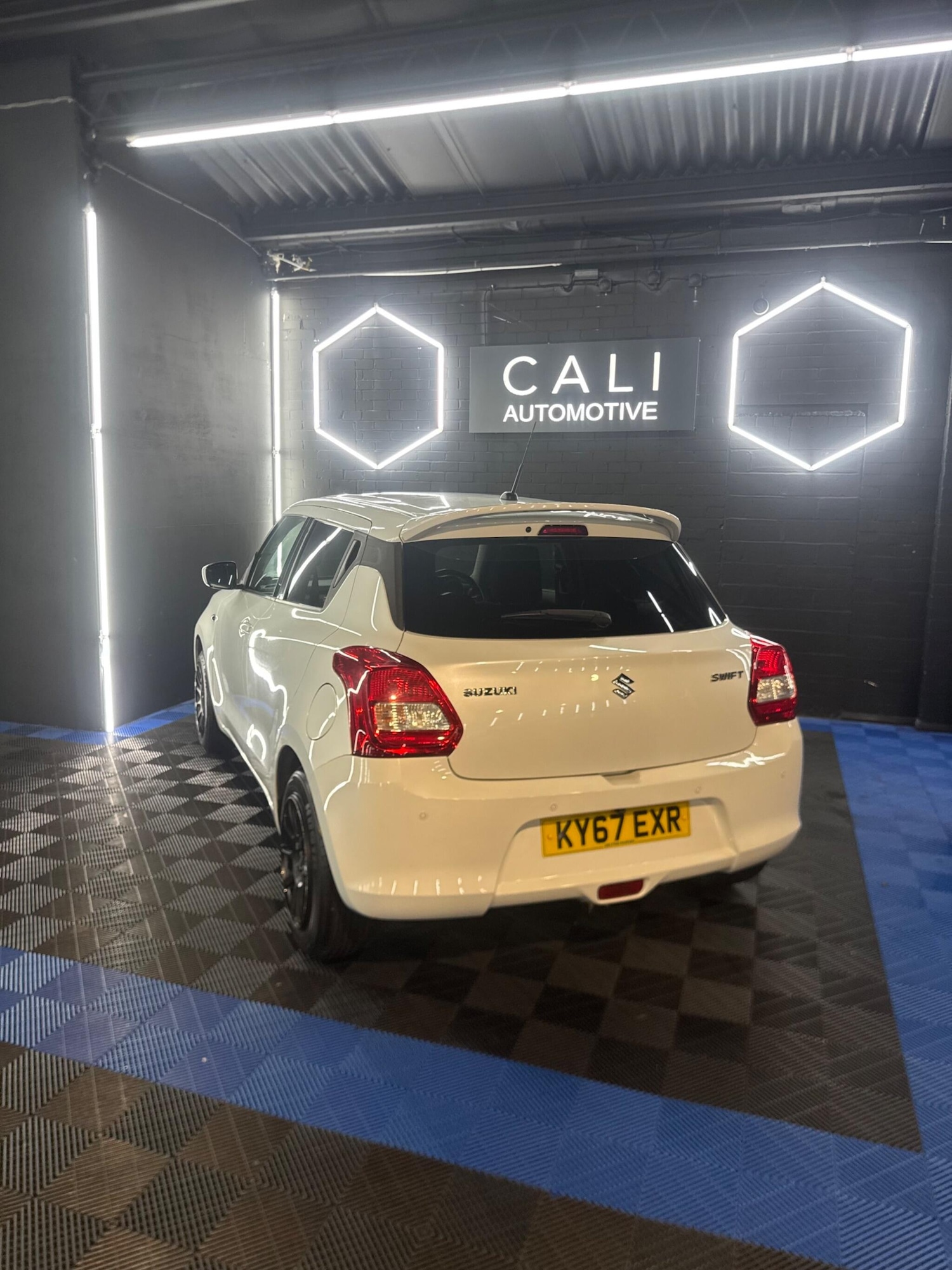 Used Suzuki Swift 2017 for sale - 77097435: Photo 16