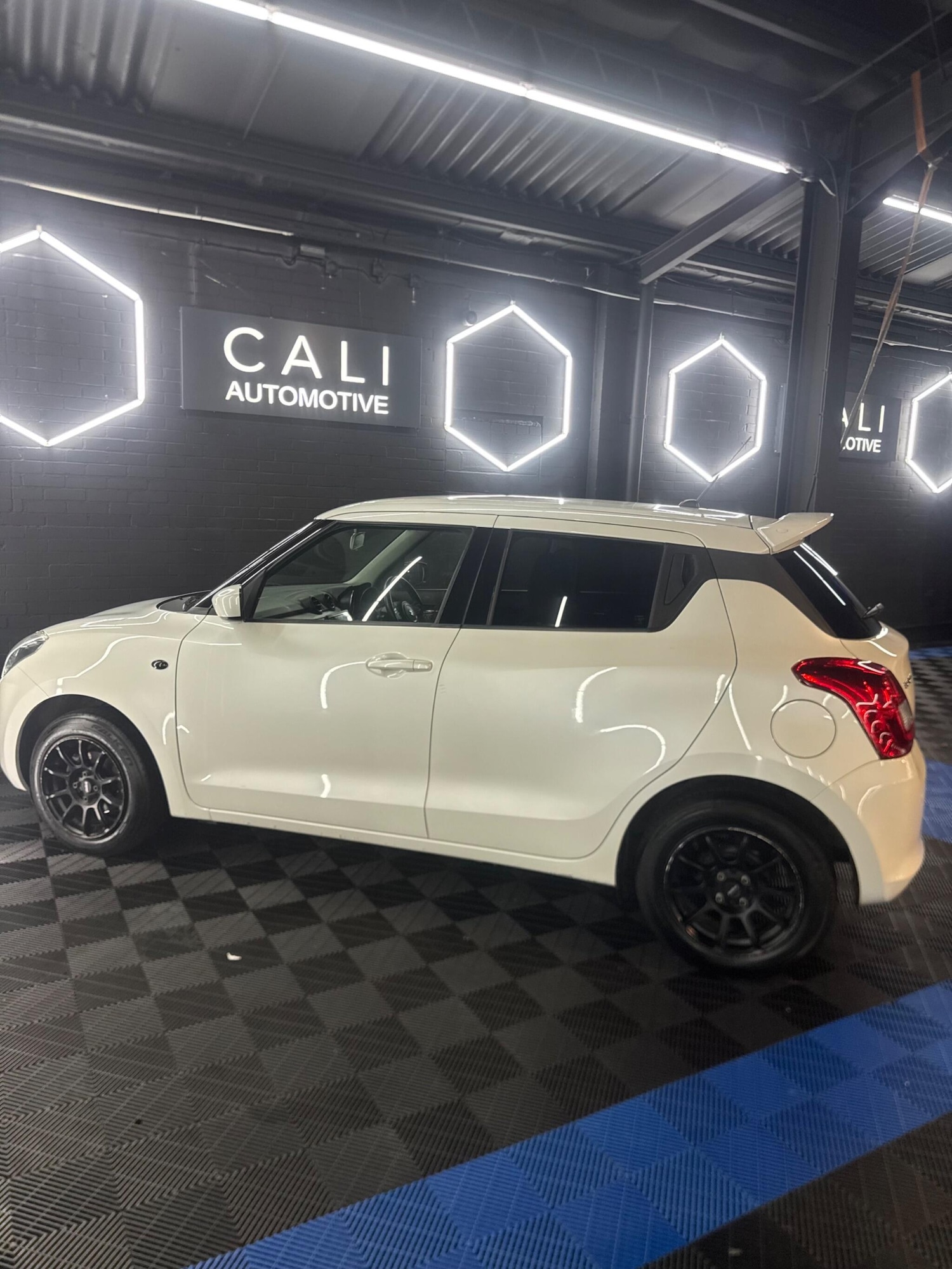 Used Suzuki Swift 2017 for sale - 77097435: Photo 17