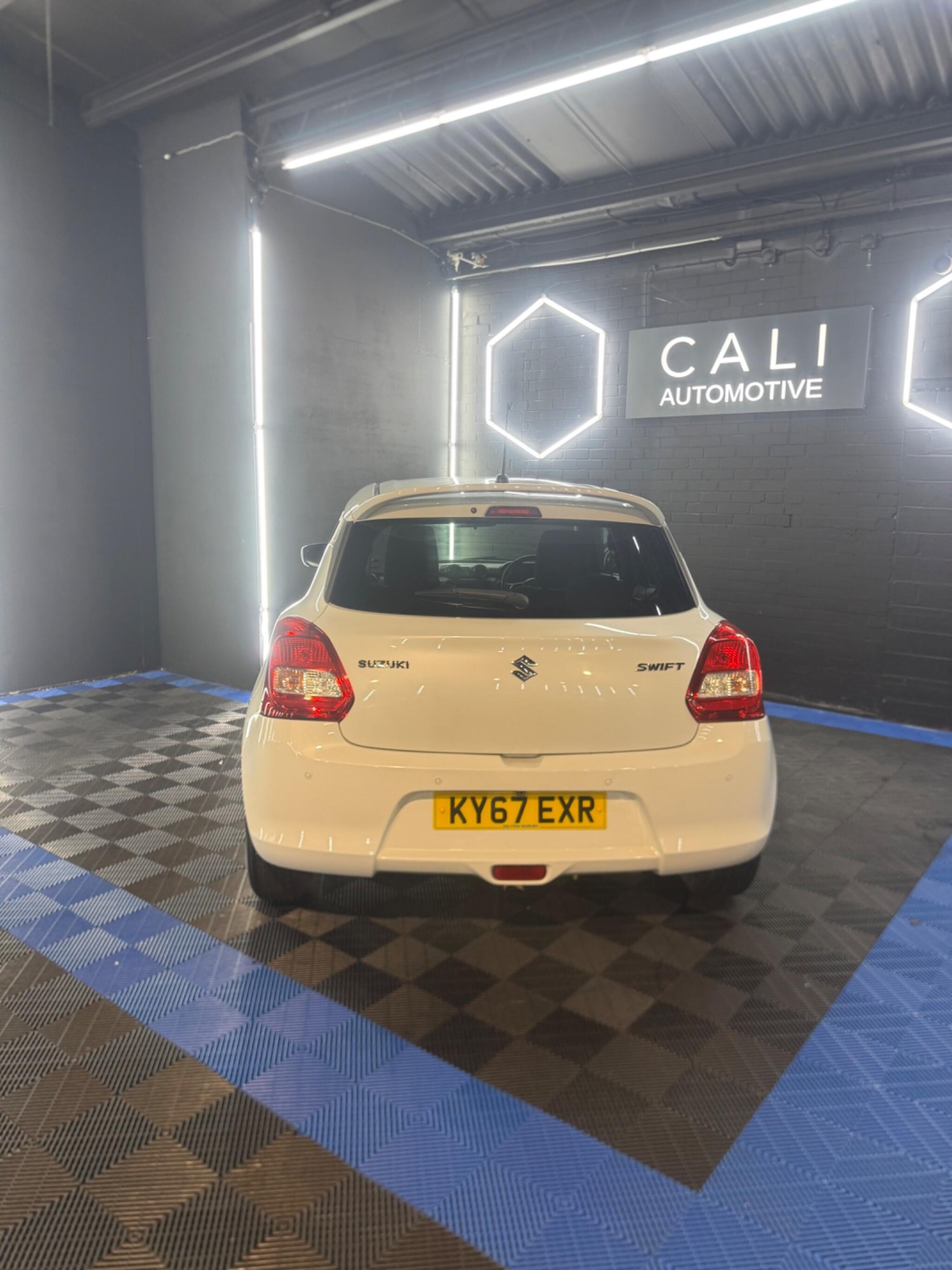 Used Suzuki Swift 2017 for sale - 77097435: Photo 19