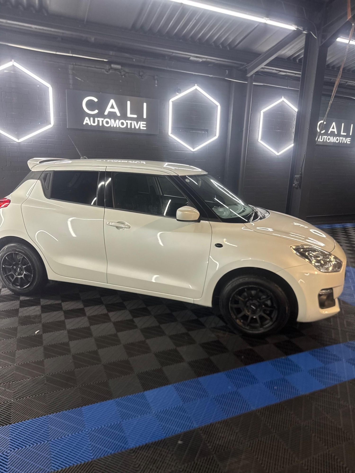 Used Suzuki Swift 2017 for sale - 77097435: Photo 23