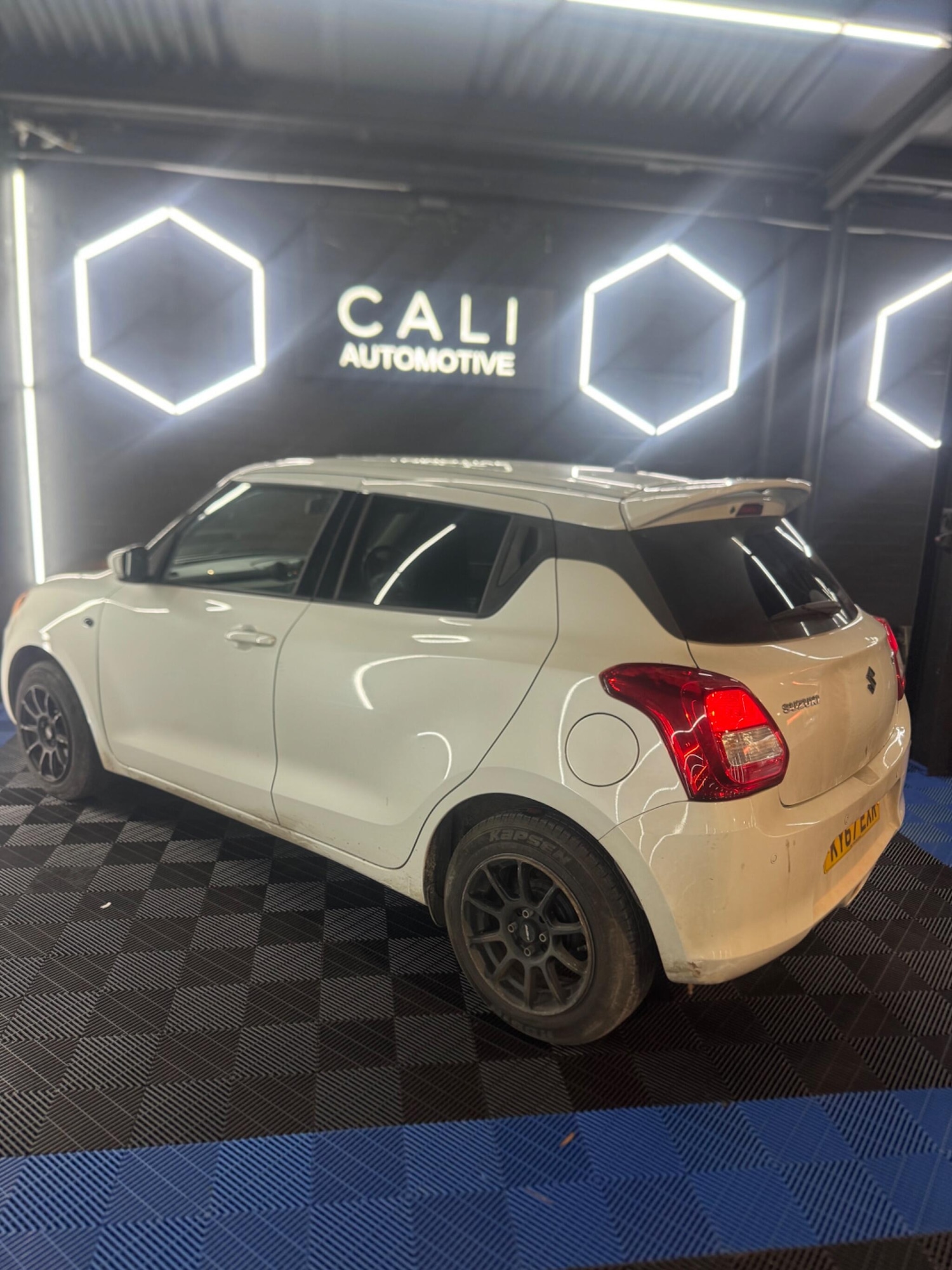 Used Suzuki Swift 2017 for sale - 77097435: Photo 3