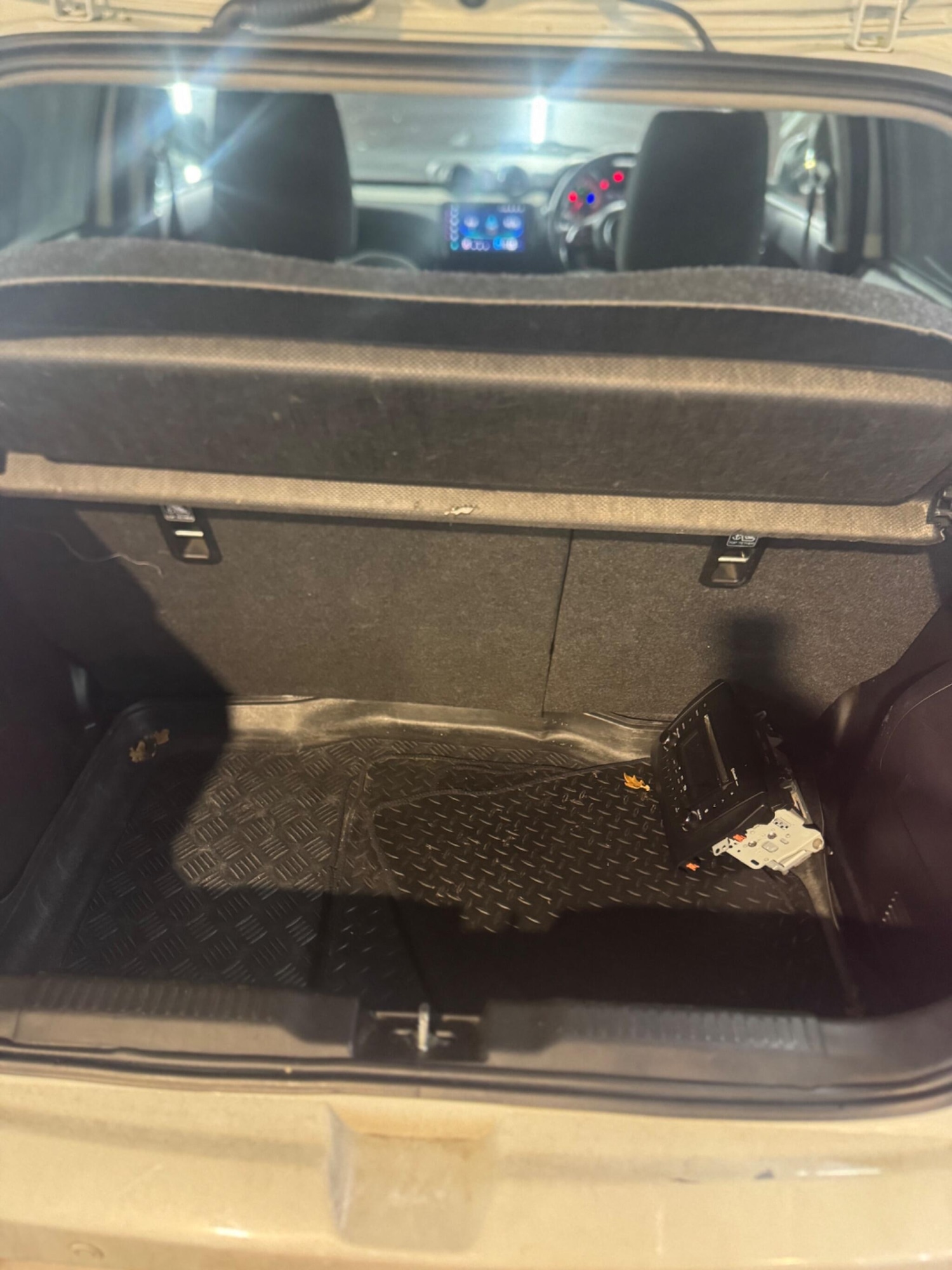 Used Suzuki Swift 2017 for sale - 77097435: Photo 40