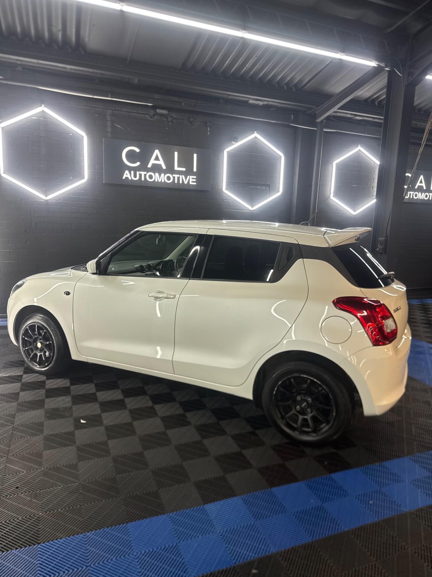 Used Suzuki Swift 2017 for sale - 77097435: Photo 48