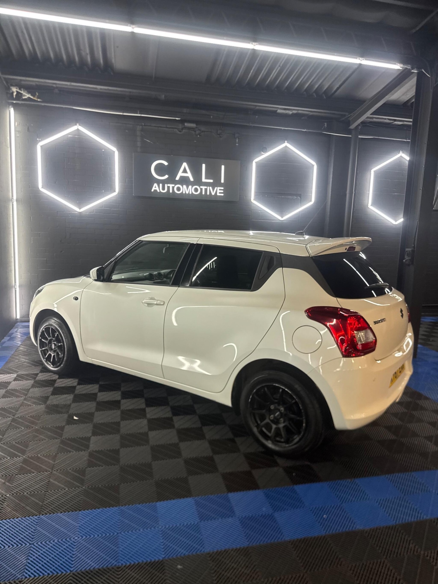 Used Suzuki Swift 2017 for sale - 77097435: Photo 49