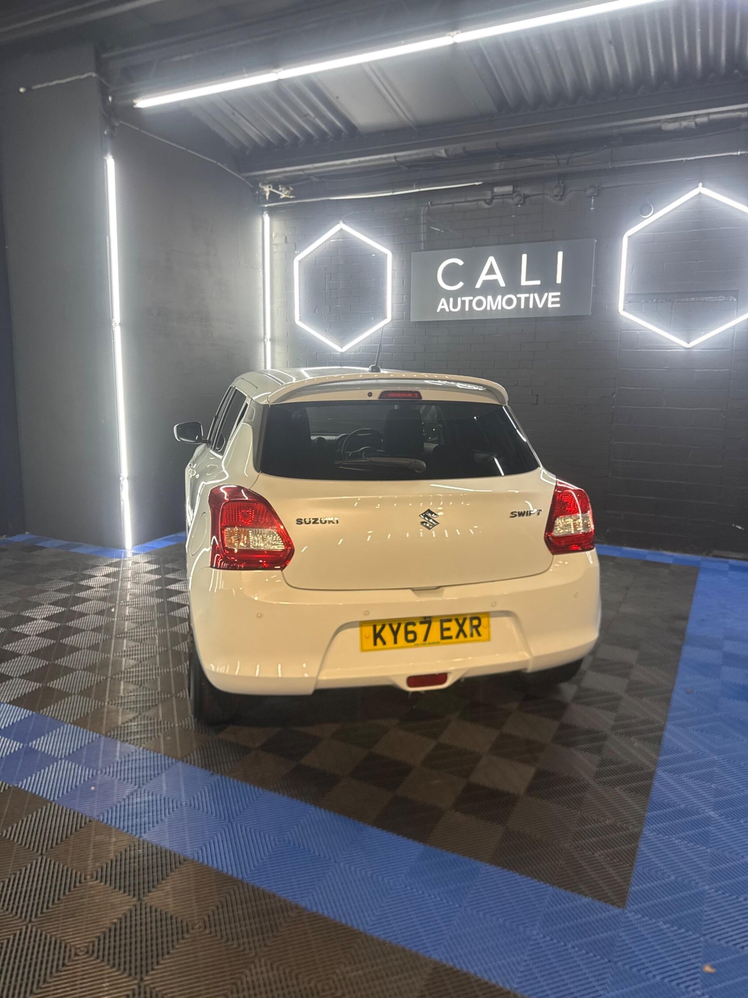 Used Suzuki Swift 2017 for sale - 77097435: Photo 50