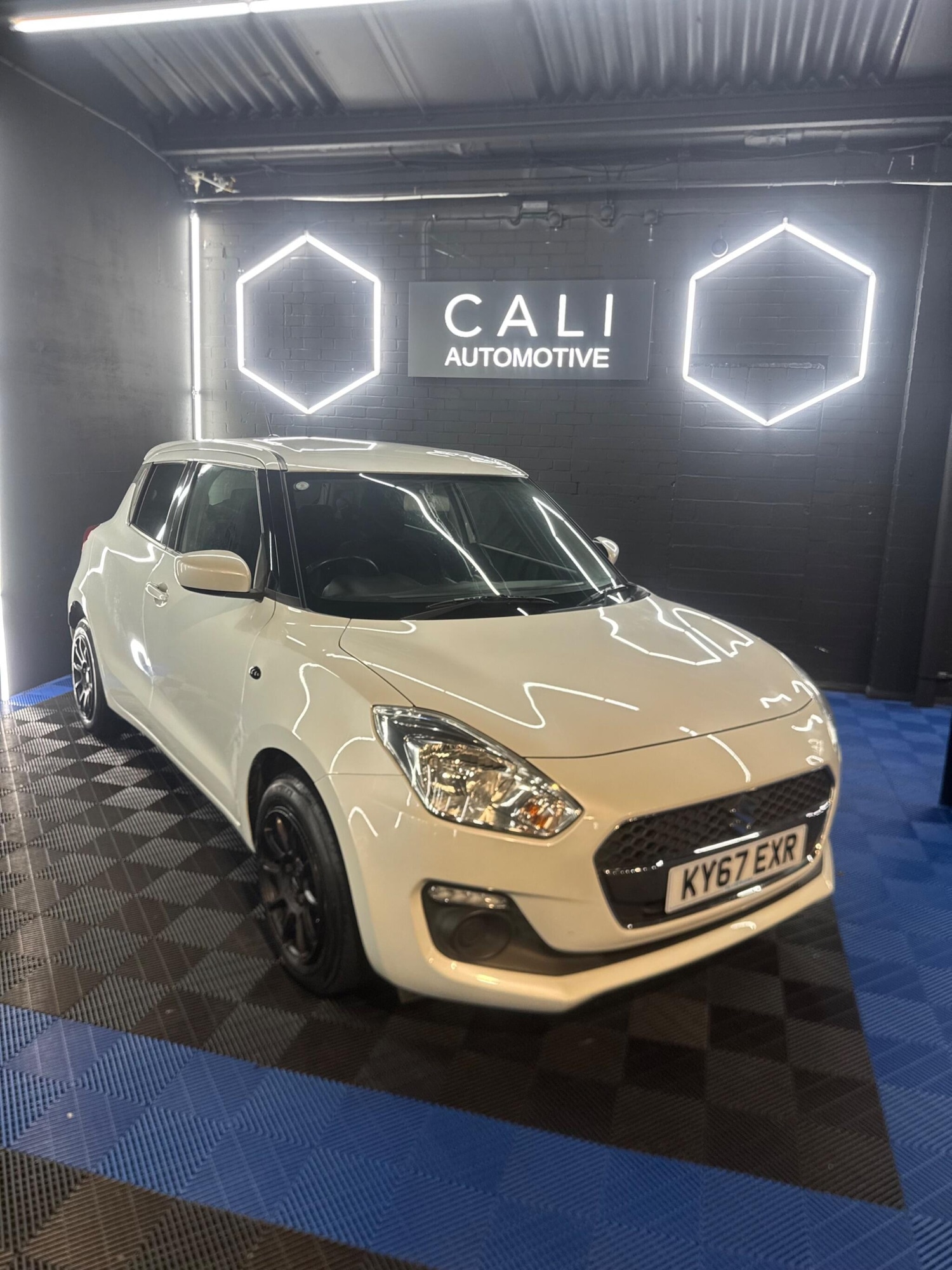 Used Suzuki Swift 2017 for sale - 77097435: Photo 8