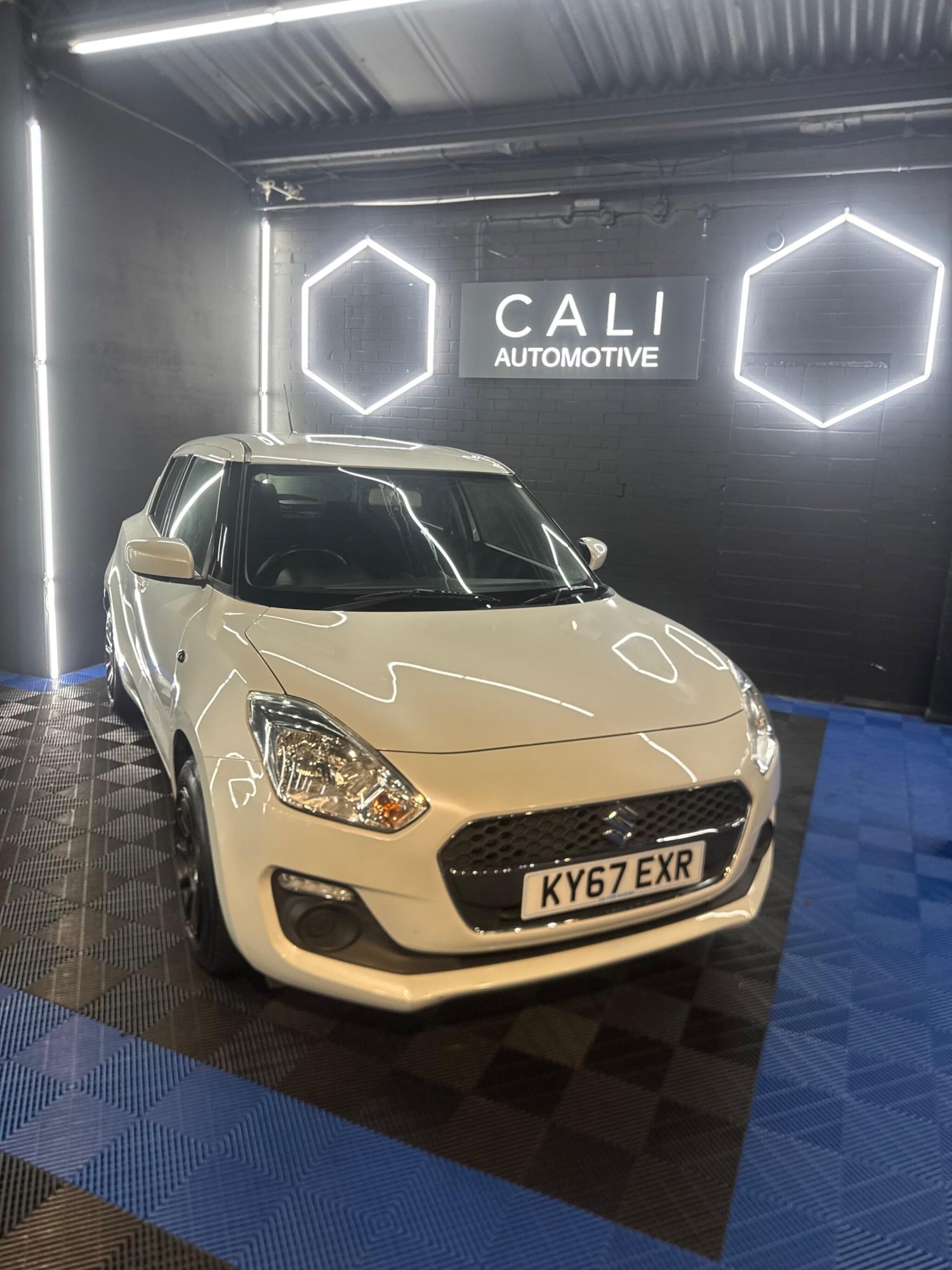 Used Suzuki Swift 2017 for sale - 77097435: Photo 9