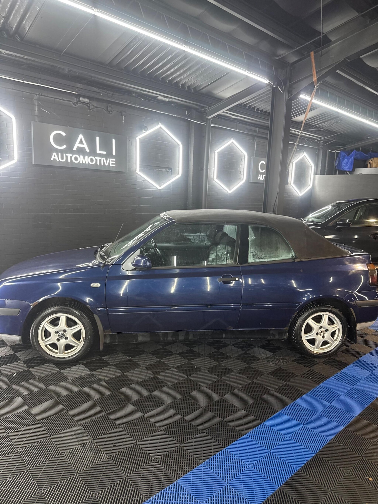 Used Volkswagen Golf 2001 for sale - 77191701: Photo 4